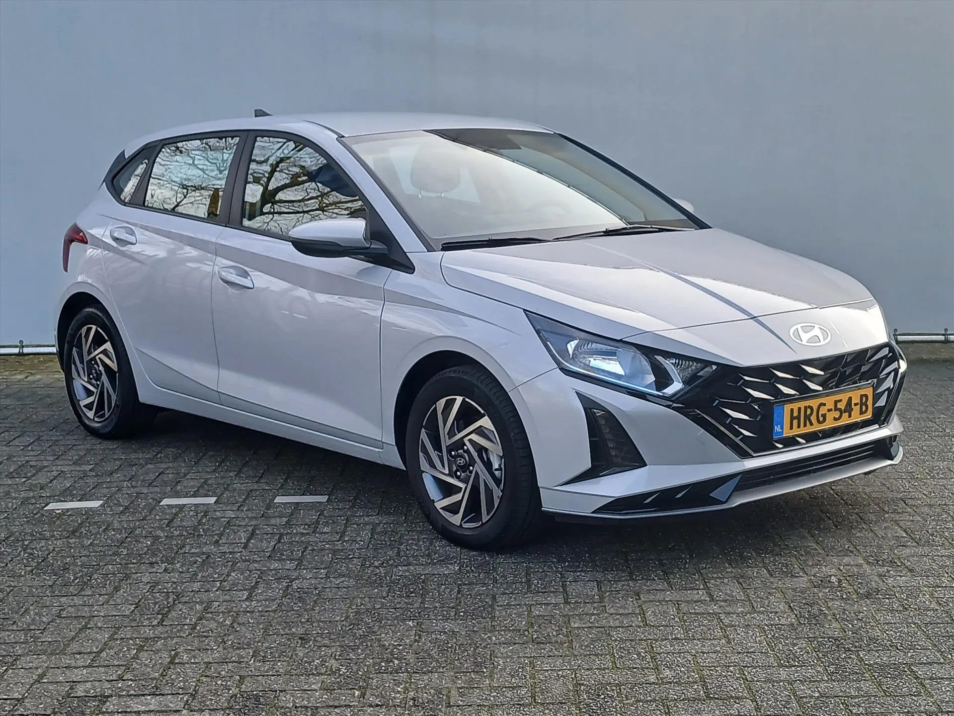 Hyundai i20 met kenteken HRG-54-B – interieur