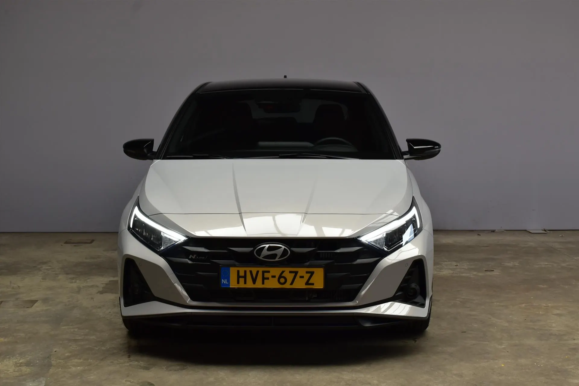 Hyundai i20 met kenteken HVF-67-Z – achteraanzicht