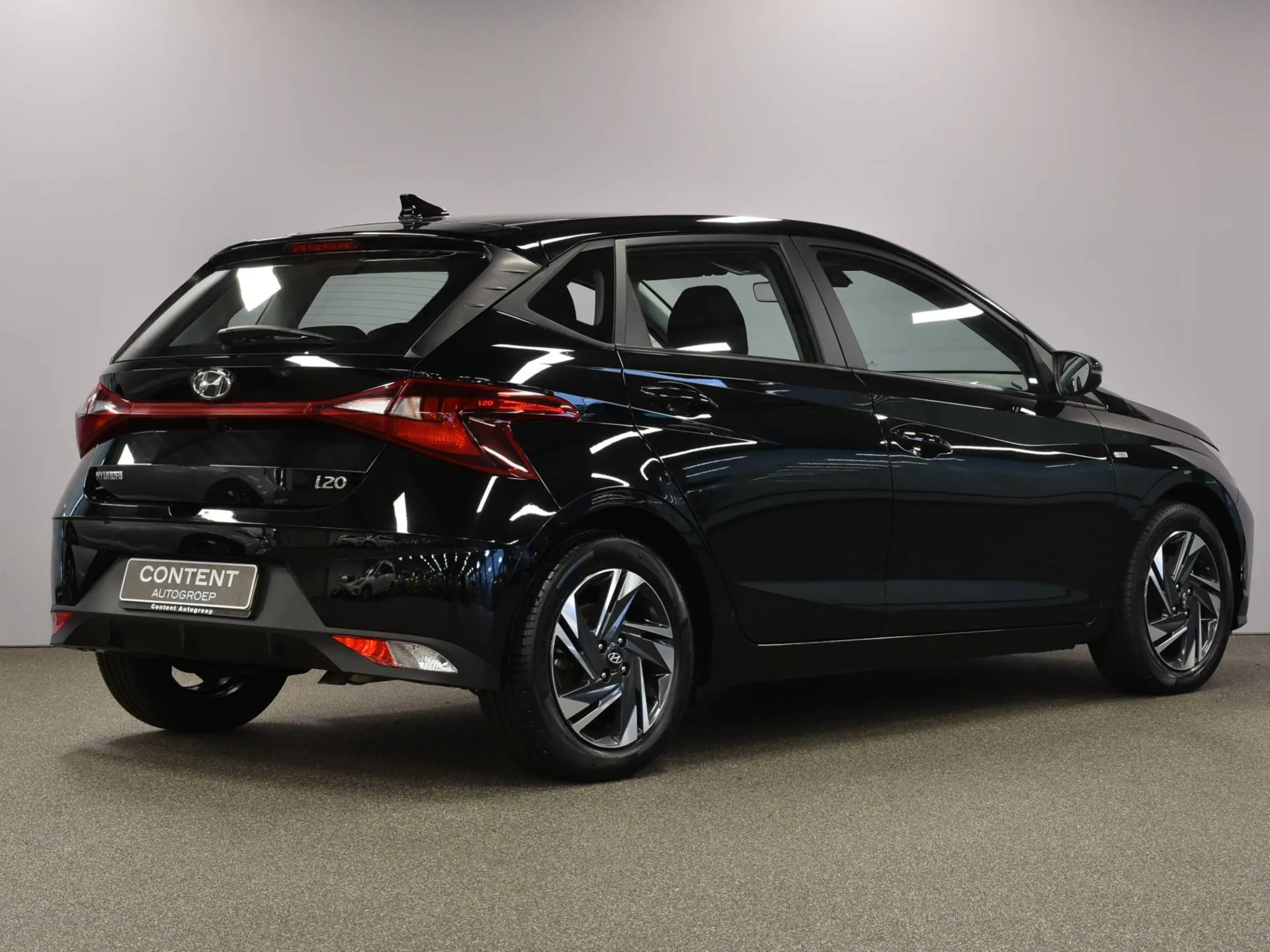 Hyundai i20 met kenteken S-081-JZ – detailfoto