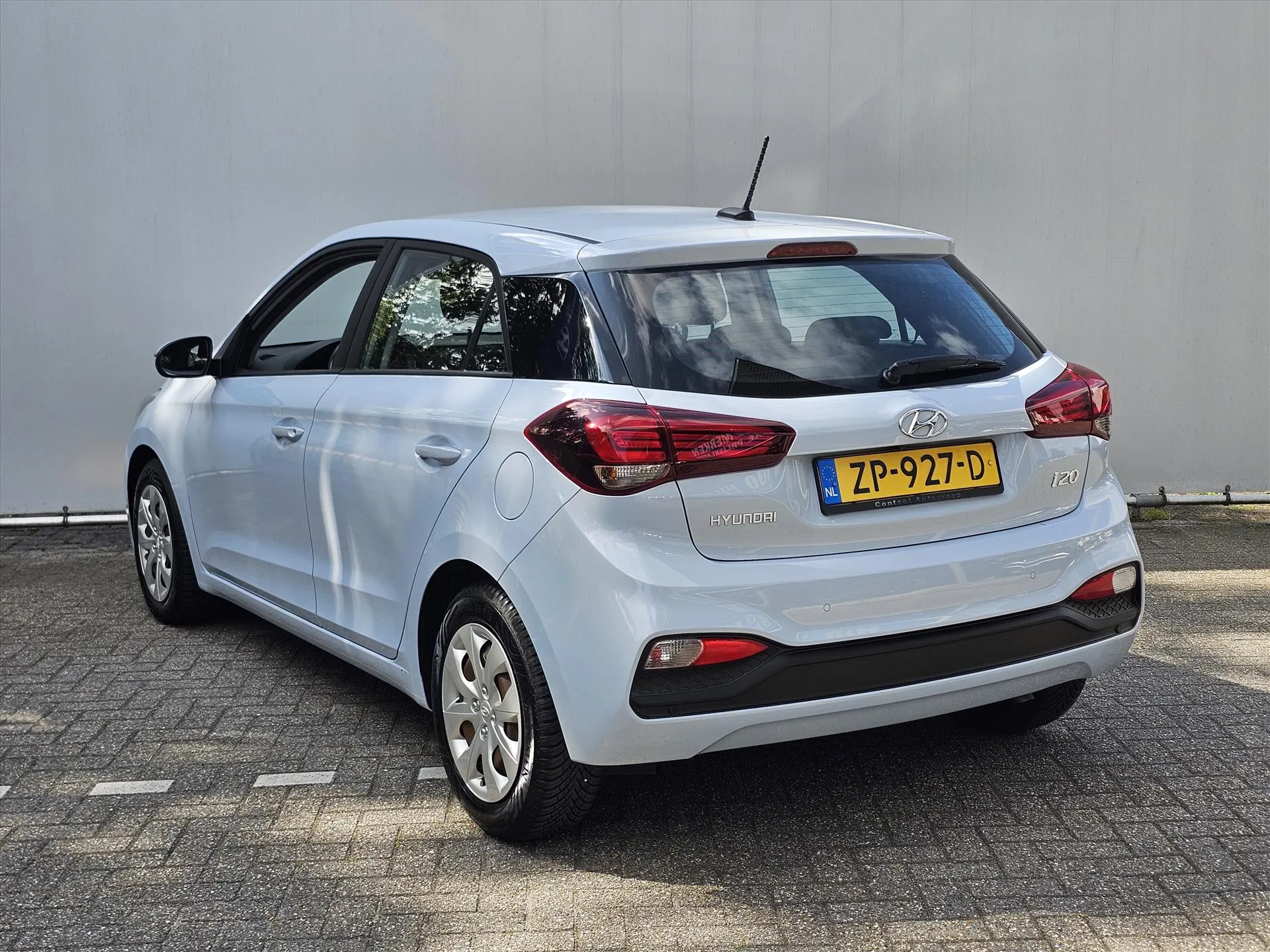 Hyundai i20 met kenteken ZP-927-D – interieur