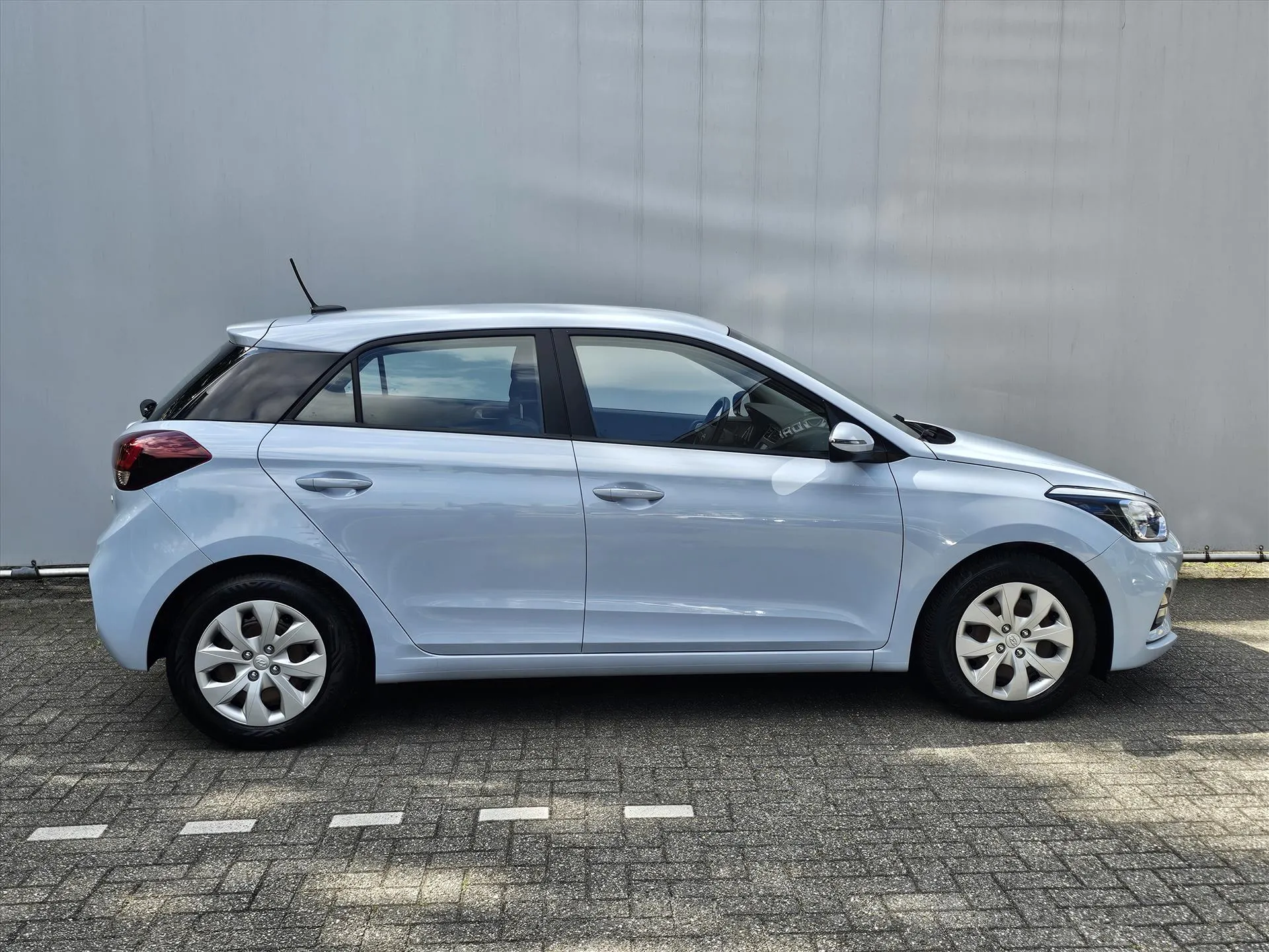 Hyundai i20 met kenteken ZP-927-D – detailfoto