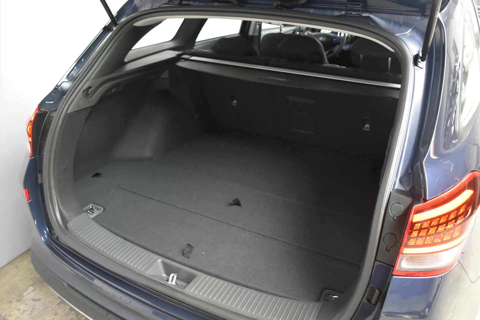 Hyundai i30 met kenteken HGS-60-X – dashboard