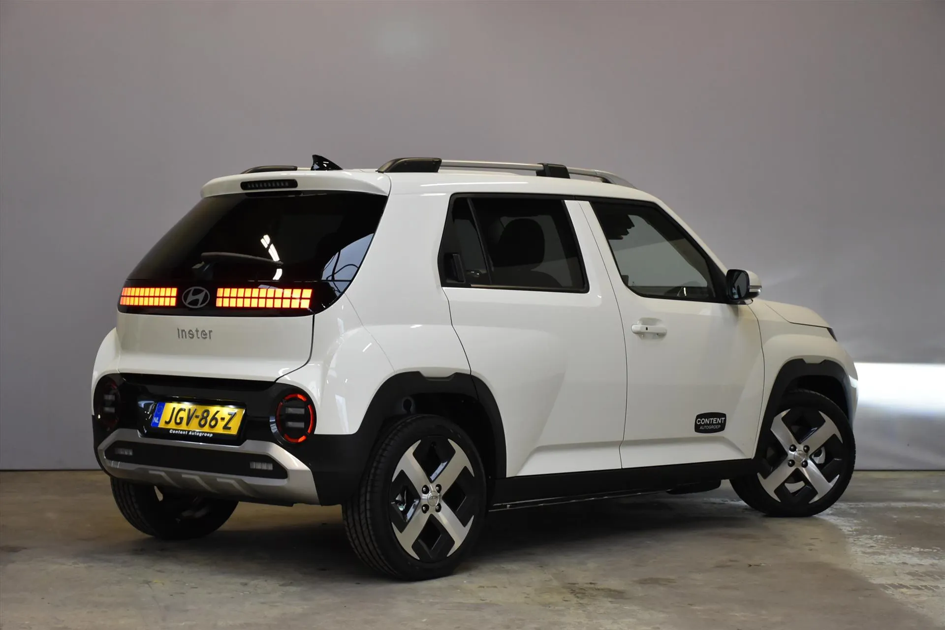Hyundai Inster met kenteken JGV-86-Z – detailfoto