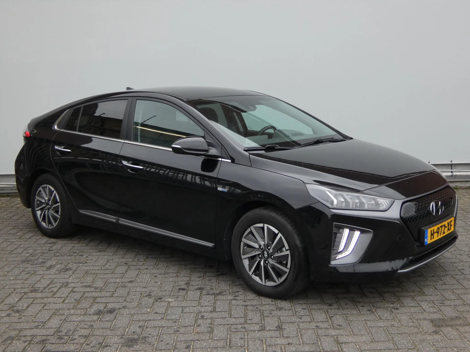 Hyundai IONIQ met kenteken H-972-XF – interieur