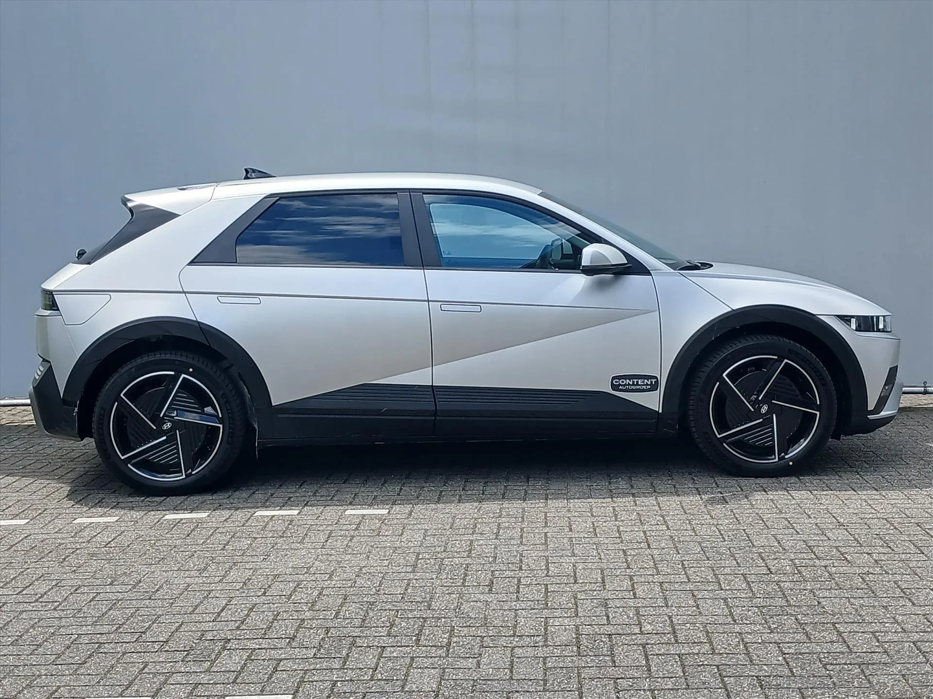 Hyundai IONIQ5 met kenteken KJX-95-R – dashboard