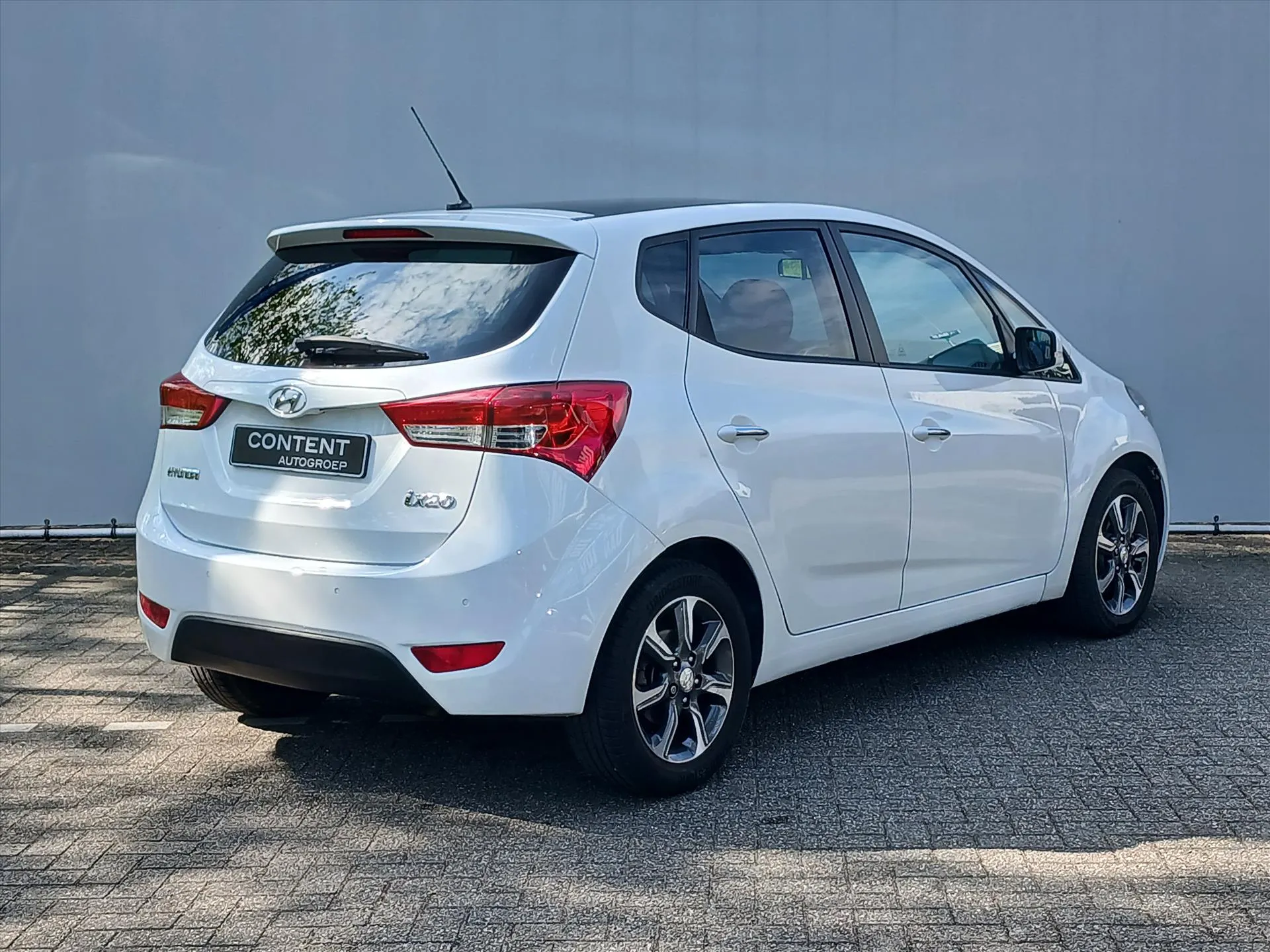 Hyundai ix20 met kenteken KFZ-61-R – detailfoto
