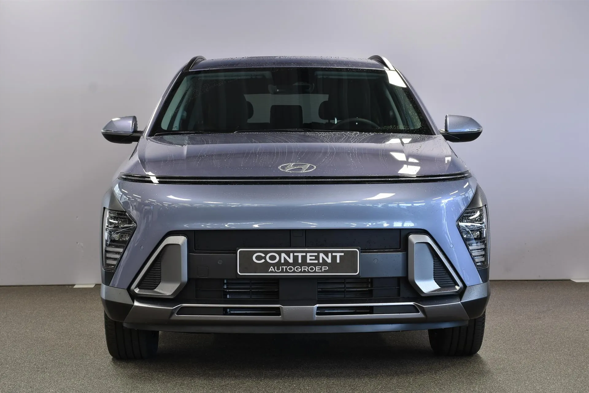 Hyundai Kona met kenteken 66163 – achteraanzicht