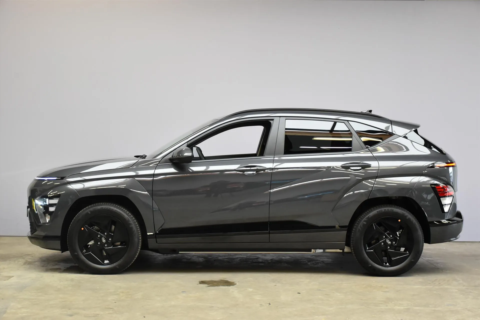 Hyundai Kona met kenteken 73781 – achteraanzicht