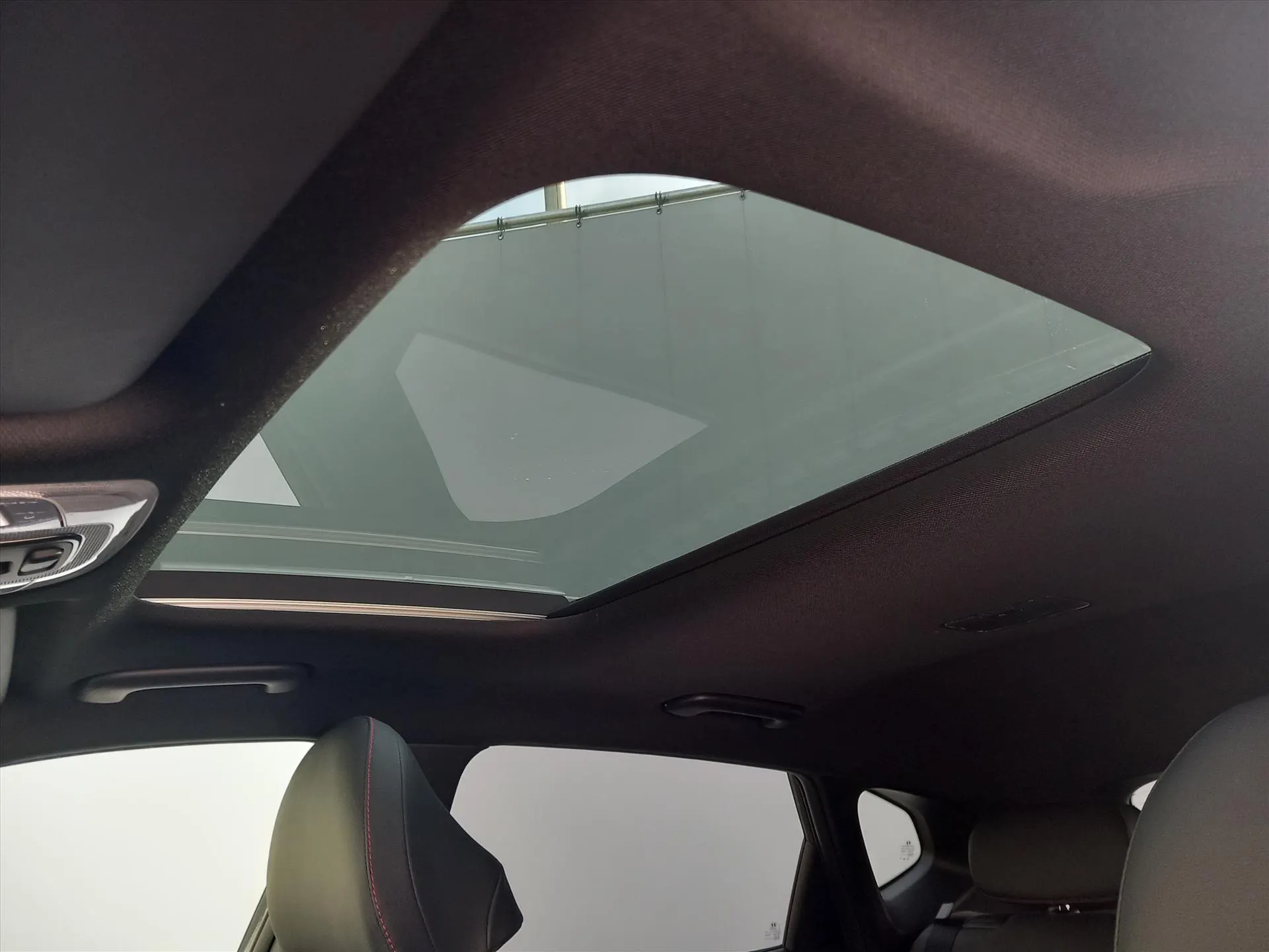 Hyundai Kona met kenteken 73784 – interieur