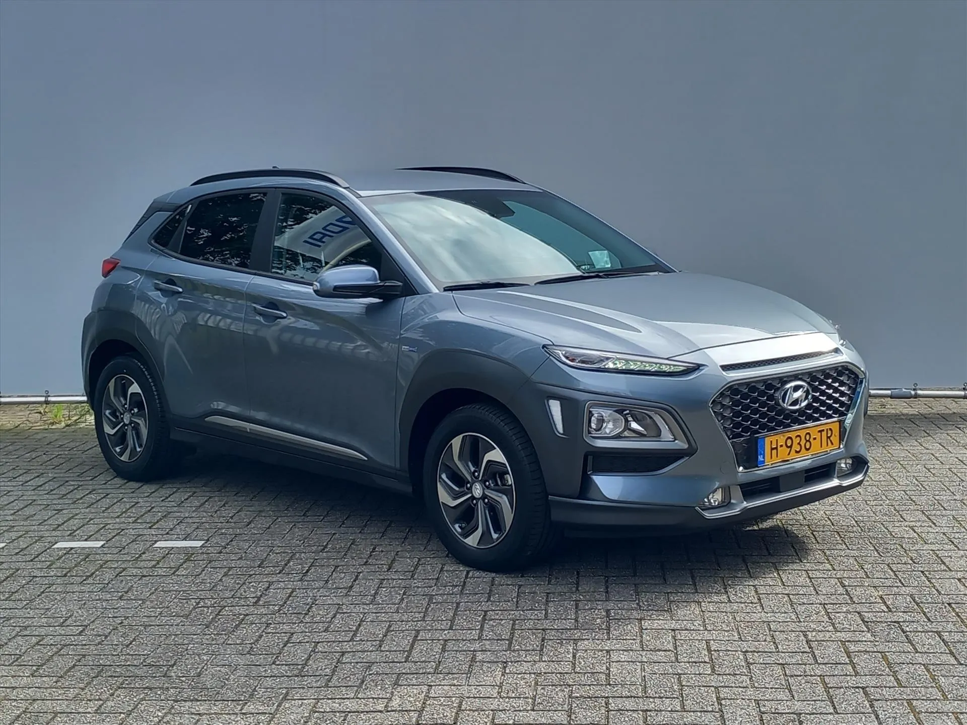 Hyundai Kona met kenteken H-938-TR – interieur