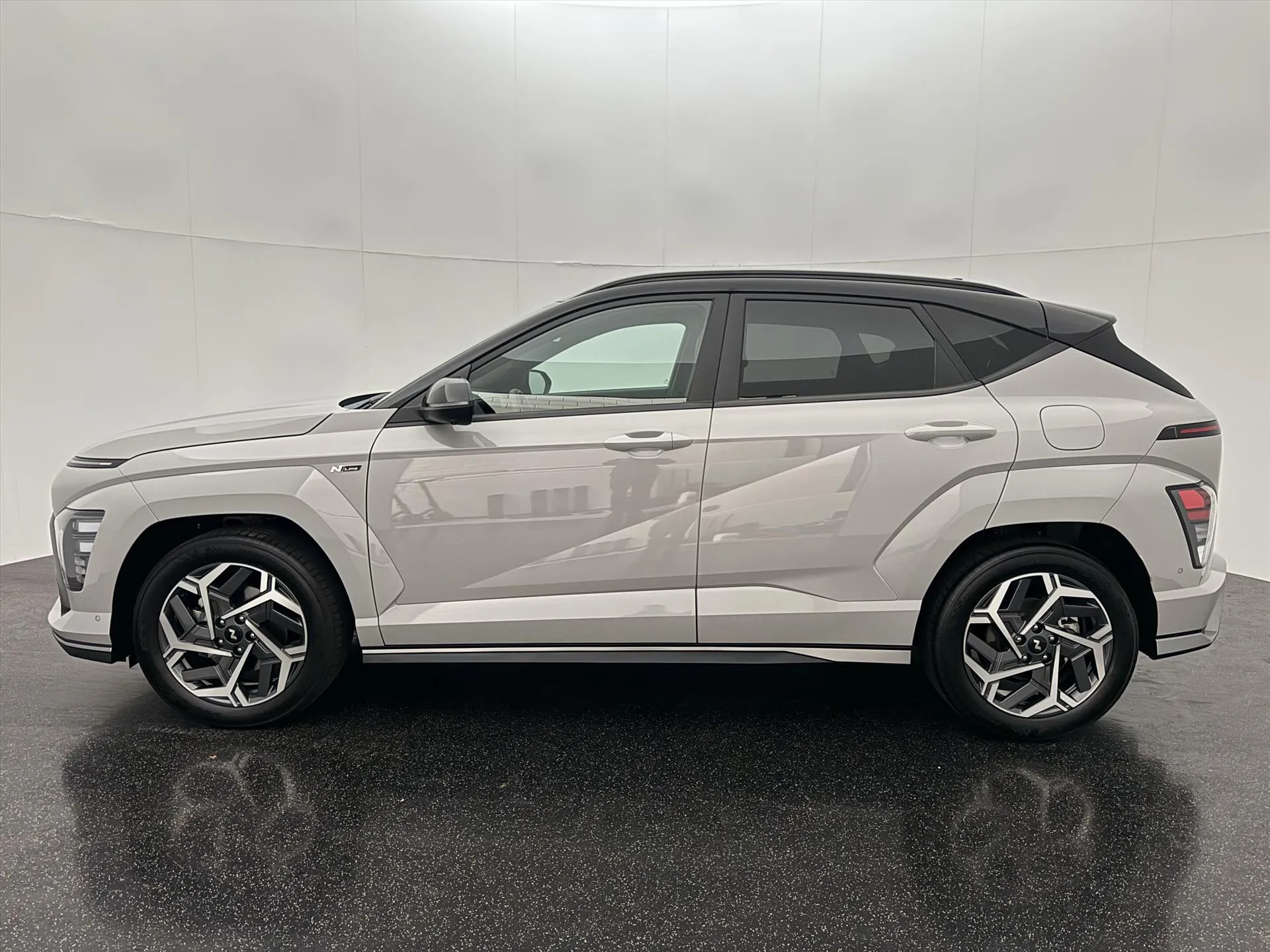 Hyundai Kona met kenteken HJZ-80-P – achteraanzicht