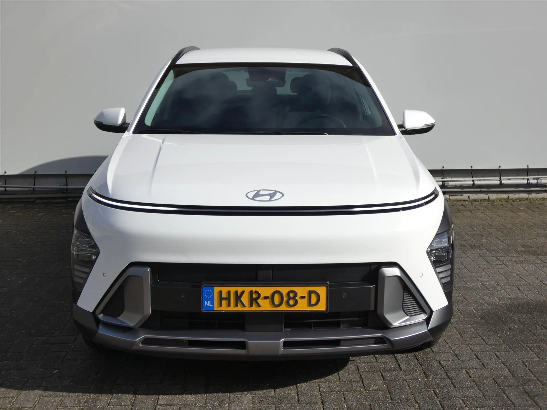 Hyundai Kona met kenteken HKR-08-D – achteraanzicht