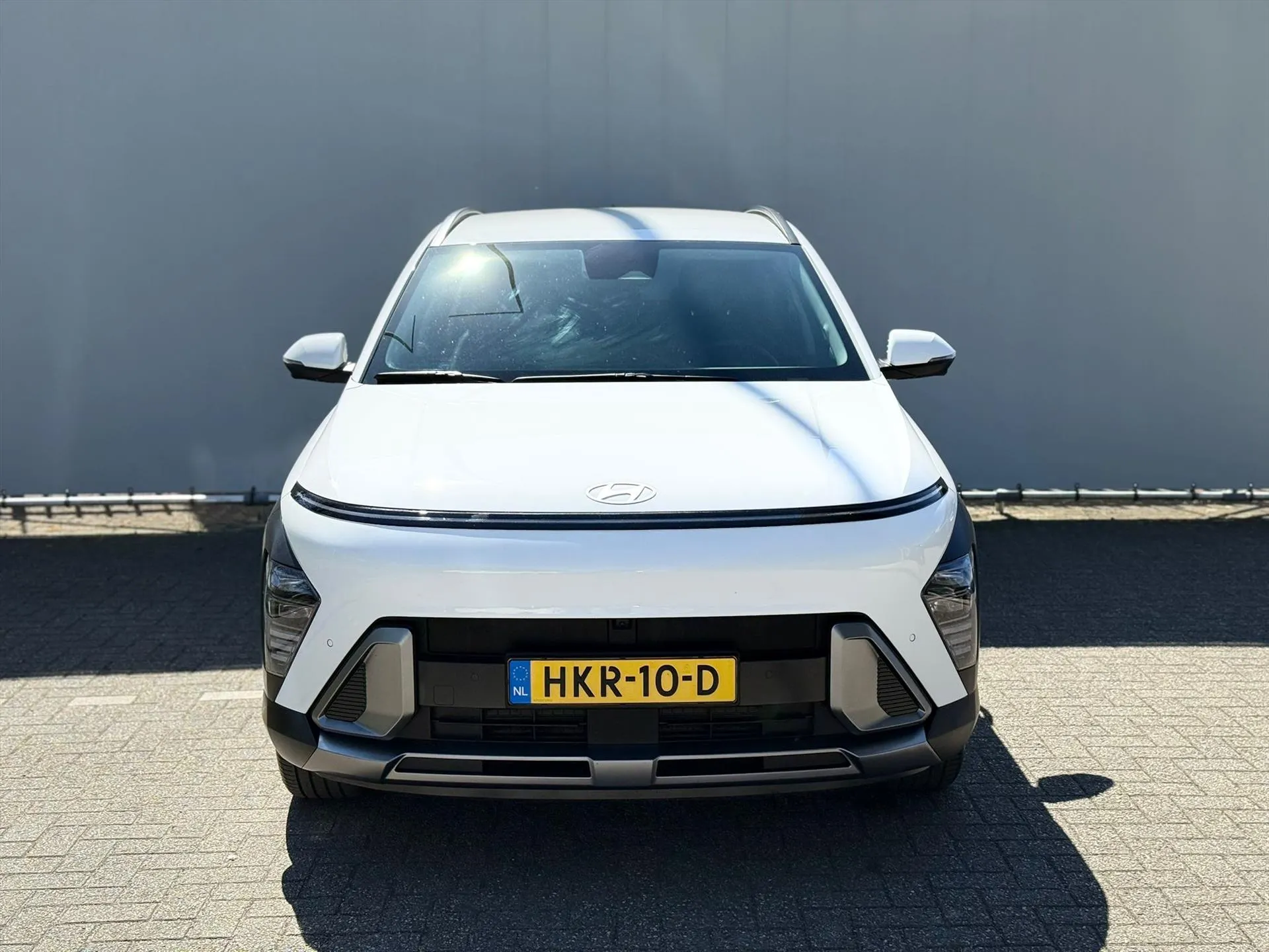 Hyundai Kona met kenteken HKR-10-D – achteraanzicht