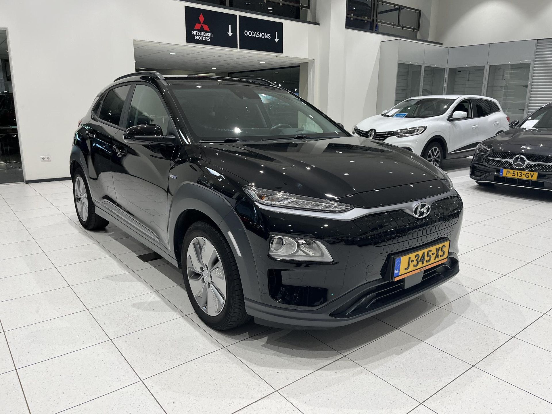 Hyundai Kona met kenteken J-345-XS – dashboard
