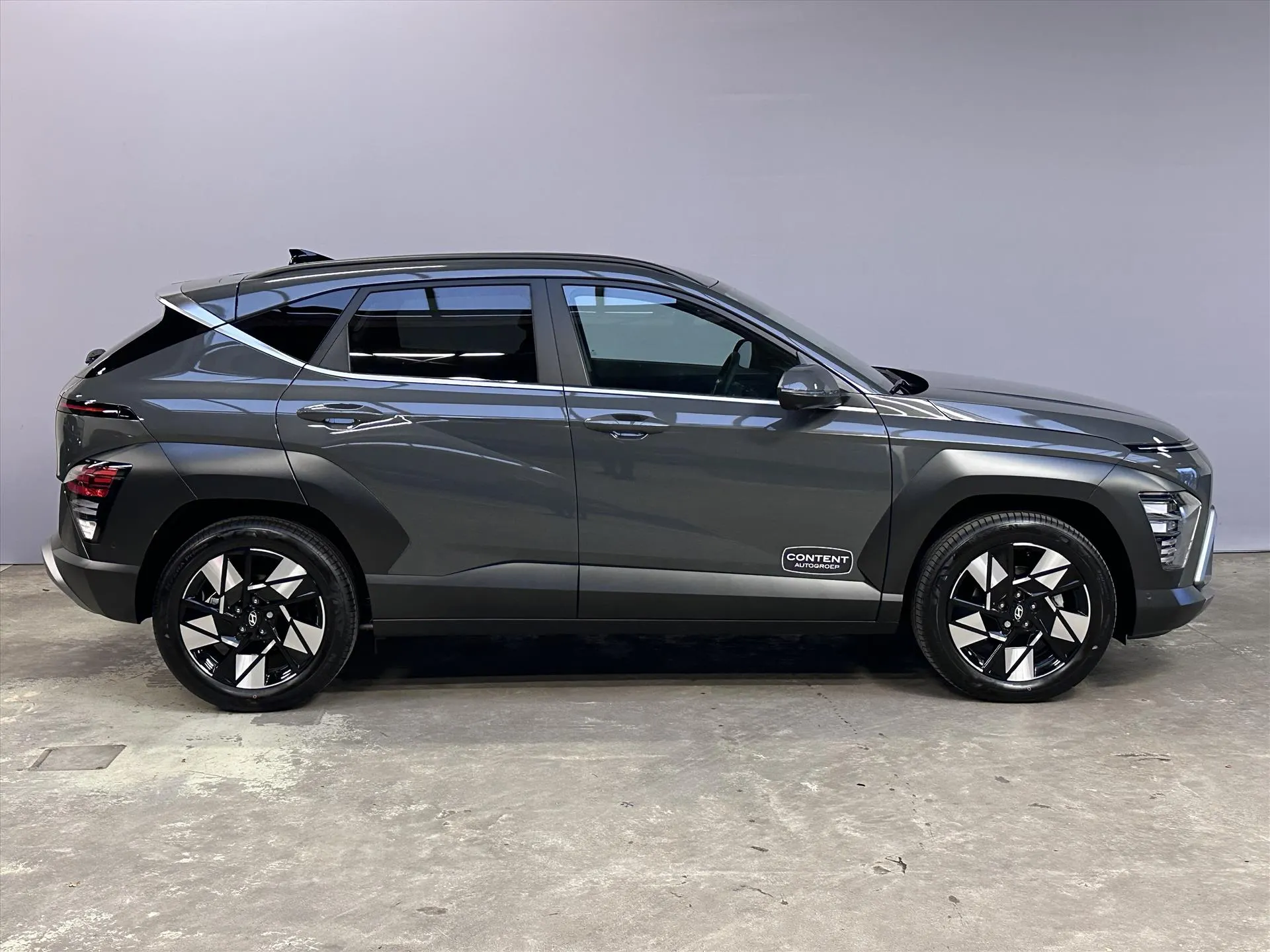 Hyundai Kona met kenteken JVN-32-P – achteraanzicht