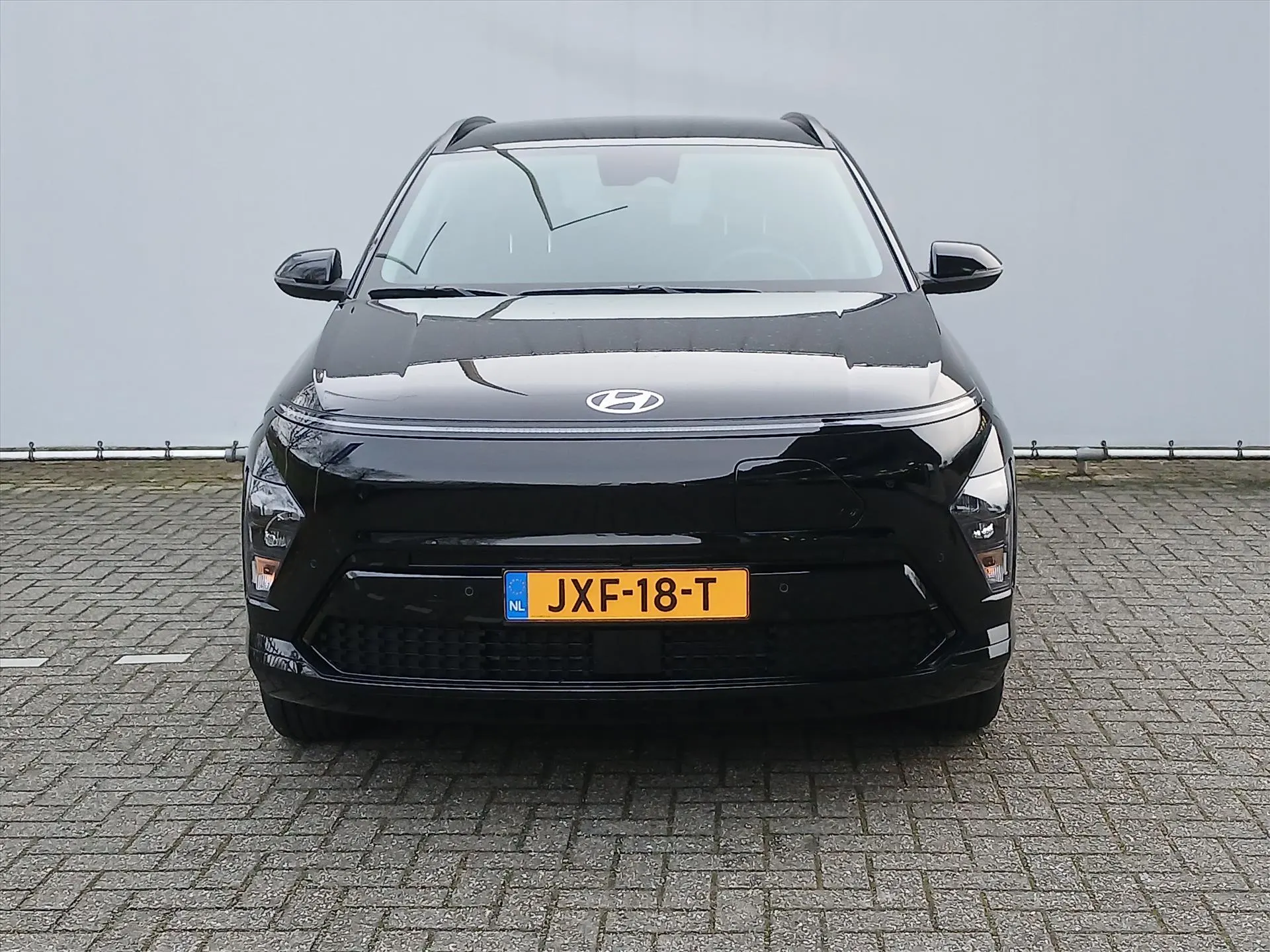 Hyundai Kona met kenteken JXF-18-T – achteraanzicht