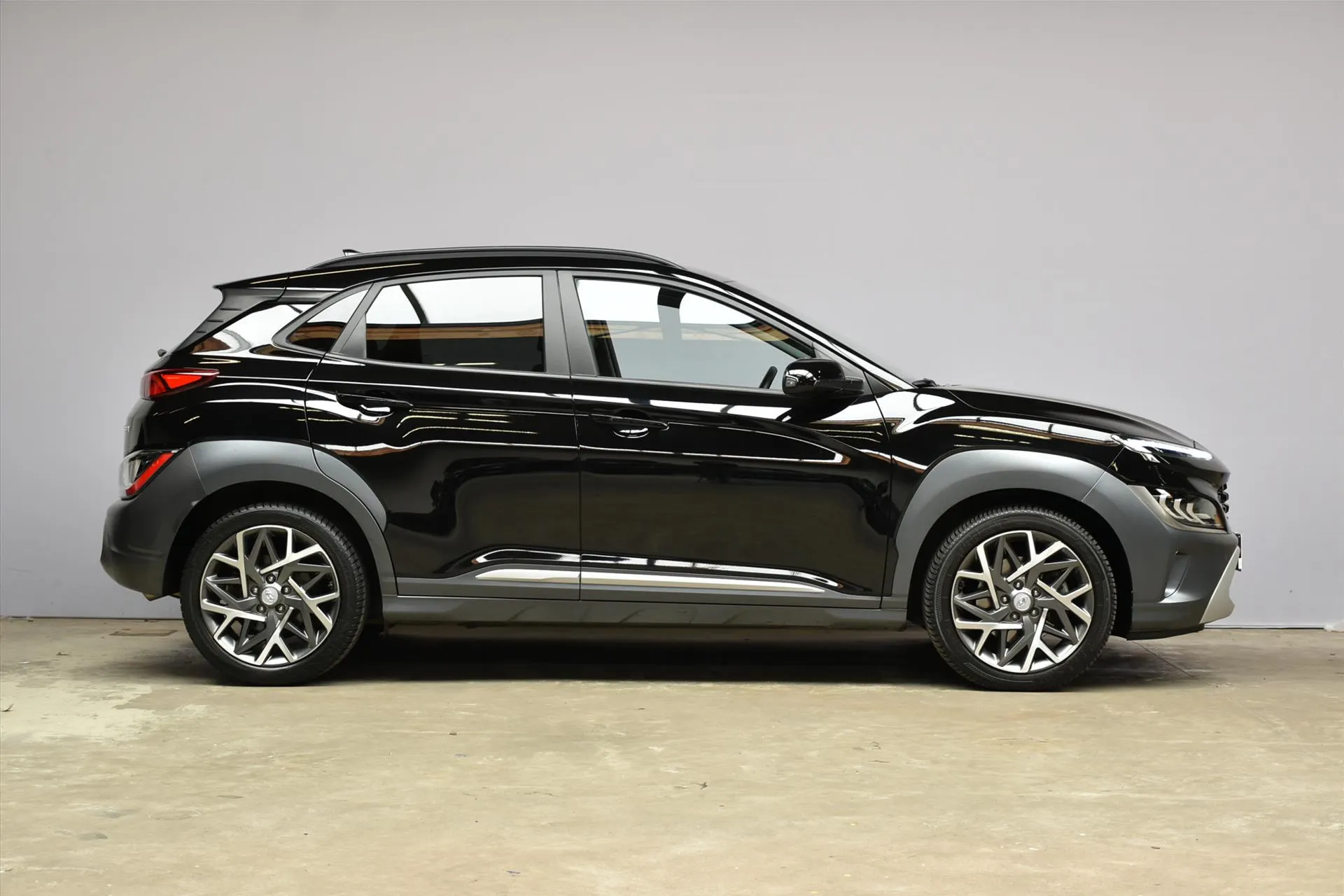 Hyundai Kona met kenteken KFZ-67-X – dashboard