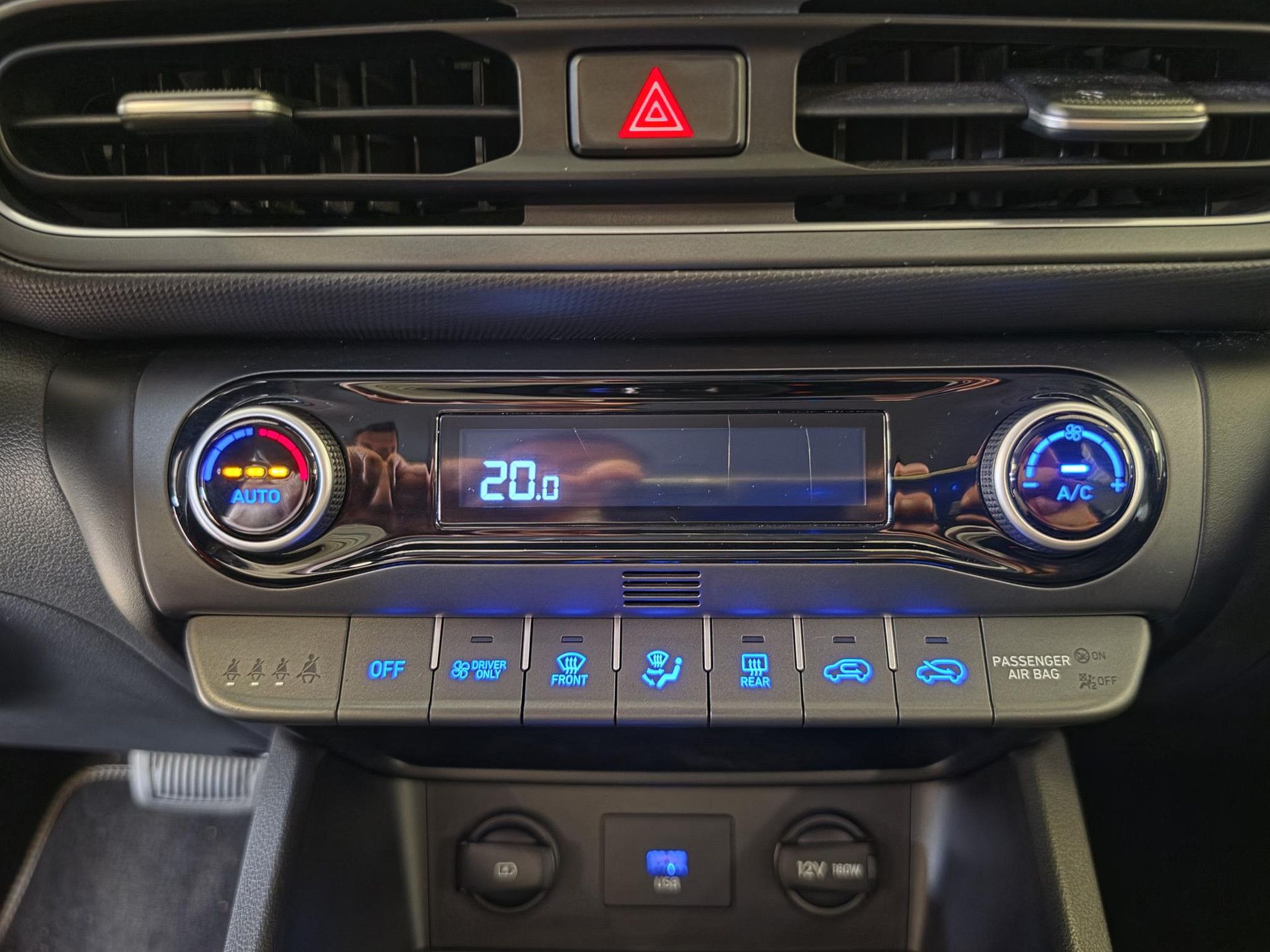 Hyundai Kona met kenteken S-712-XX – dashboard