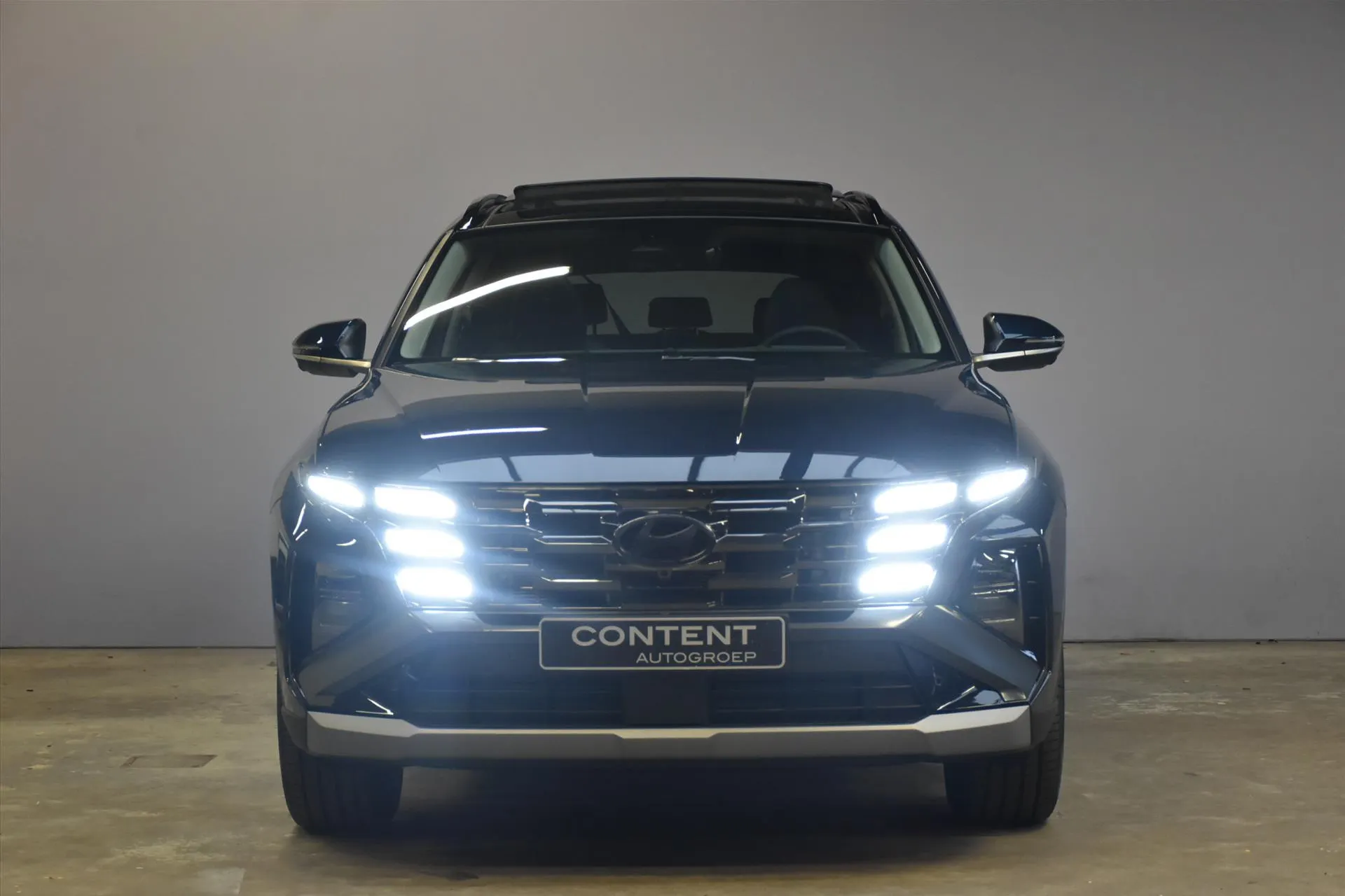 Hyundai Tucson met kenteken 76946 – achteraanzicht