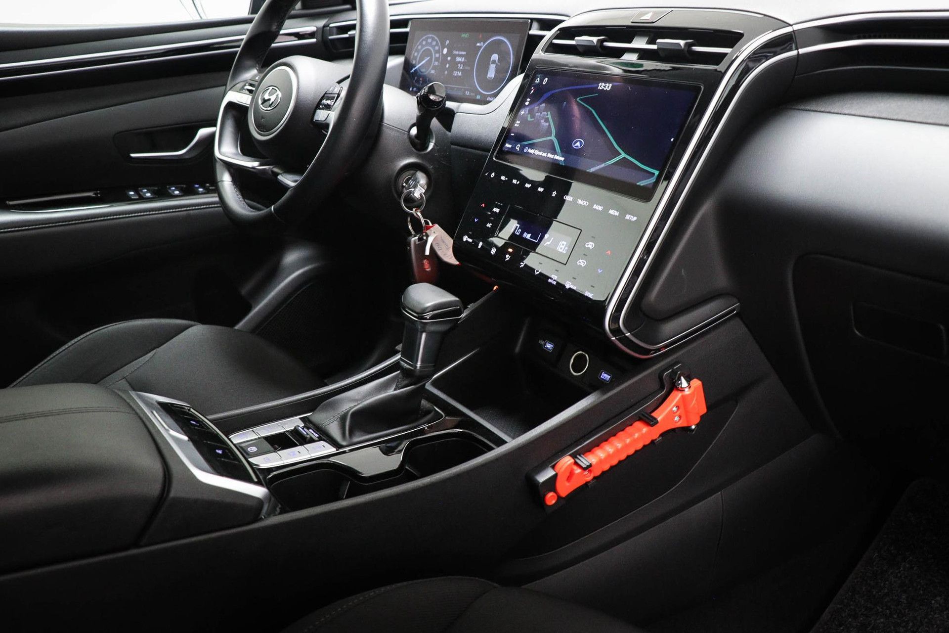 Hyundai Tucson met kenteken R-572-DG – interieur