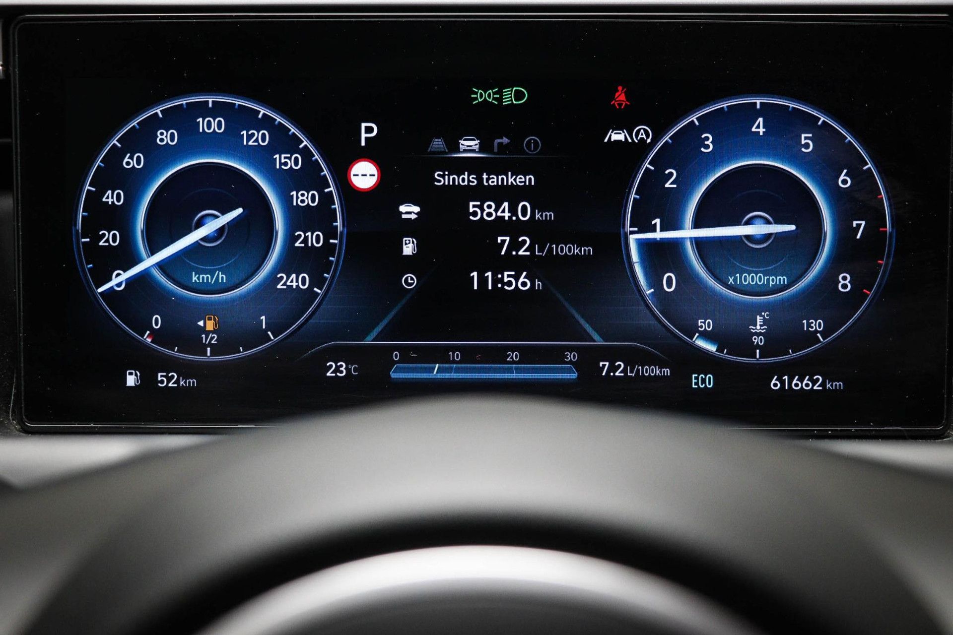 Hyundai Tucson met kenteken R-572-DG – dashboard