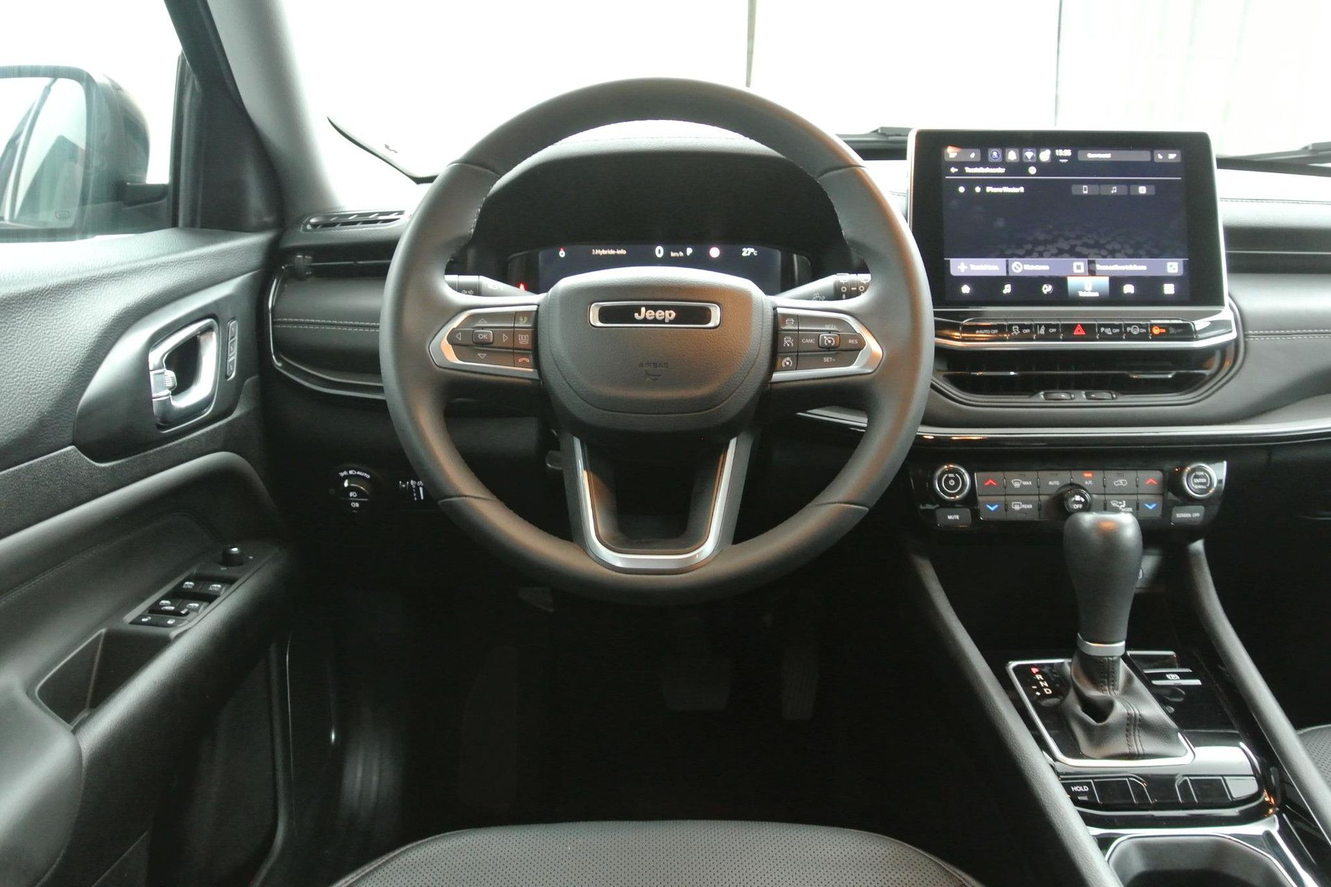 Jeep Compass met kenteken KJS-90-N – interieur