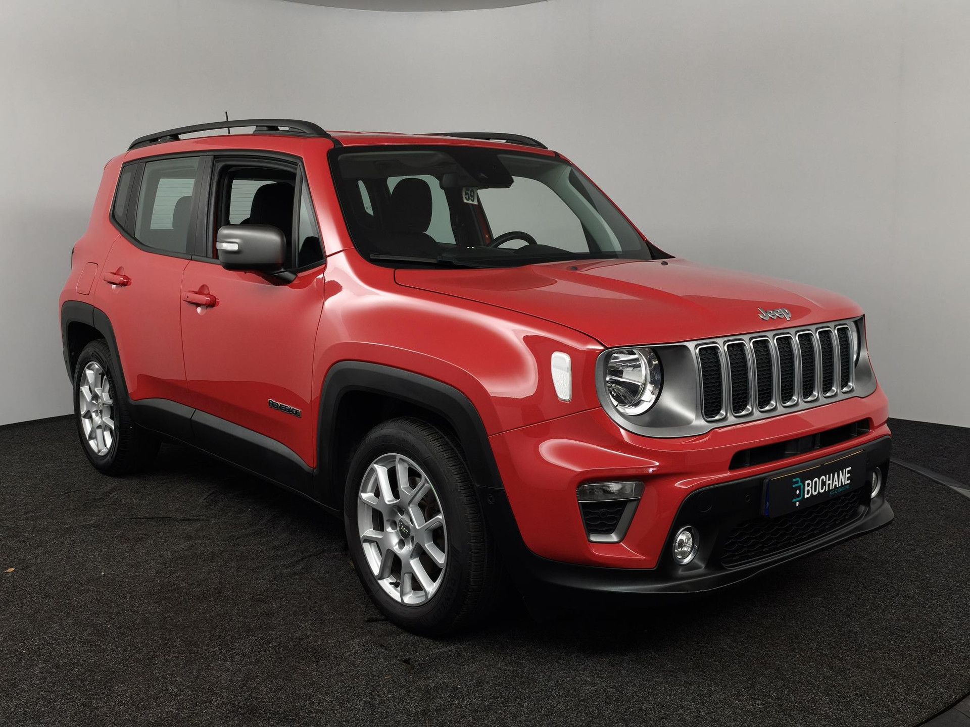 Jeep Renegade met kenteken L-043-DZ – detailfoto