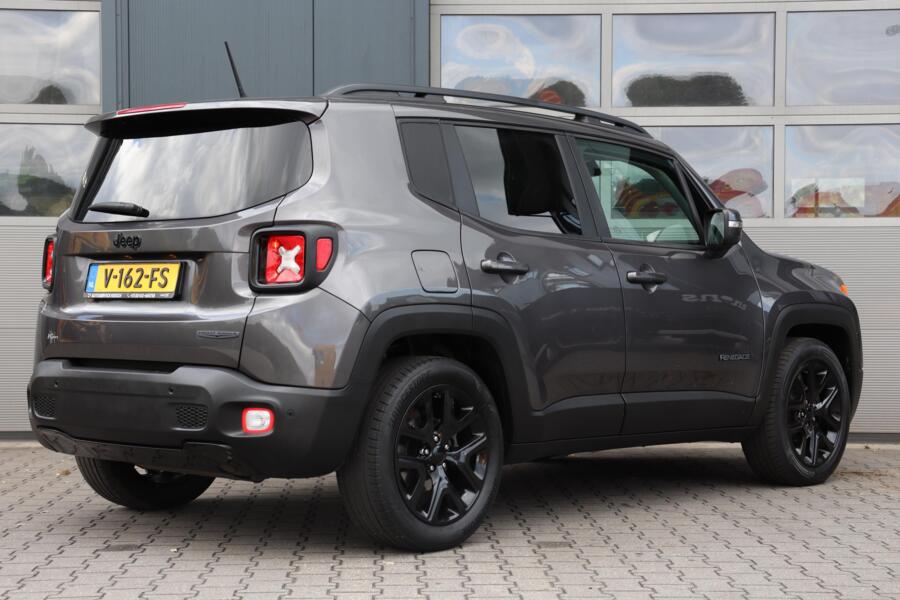 Jeep Renegade met kenteken V-162-FS – interieur