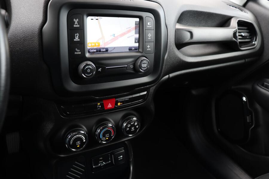 Jeep Renegade met kenteken V-162-FS – detailfoto