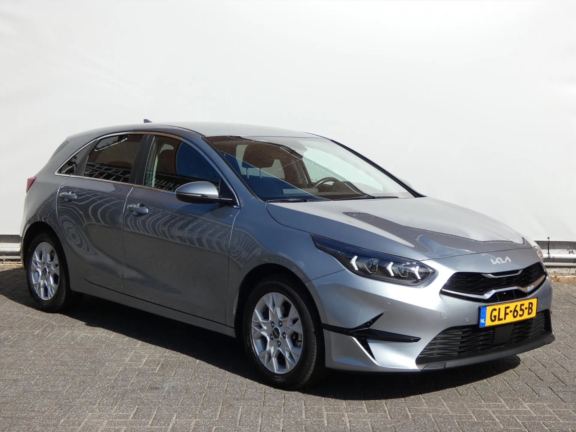 Kia Ceed met kenteken GLF-65-B – interieur