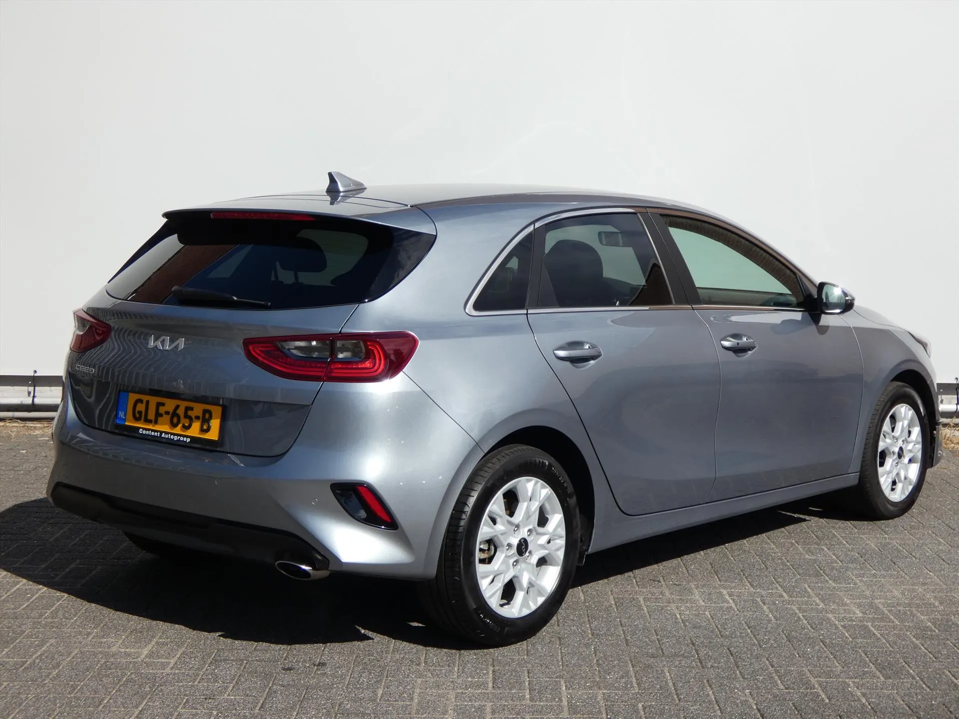 Kia Ceed met kenteken GLF-65-B – detailfoto