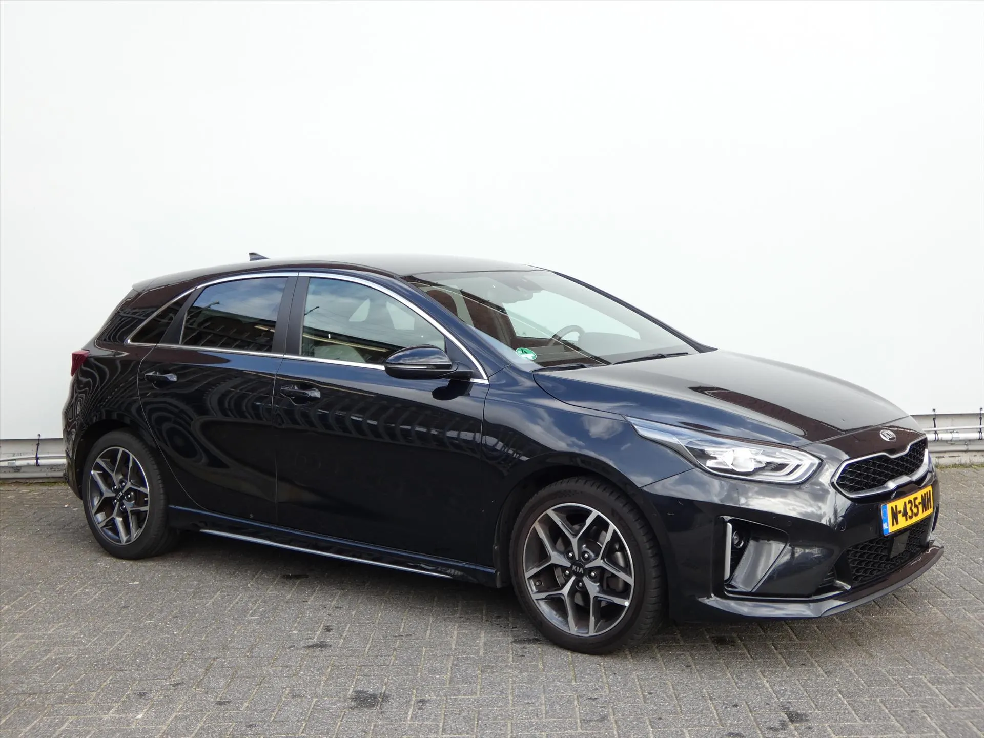 Kia Ceed met kenteken N-435-NH – interieur