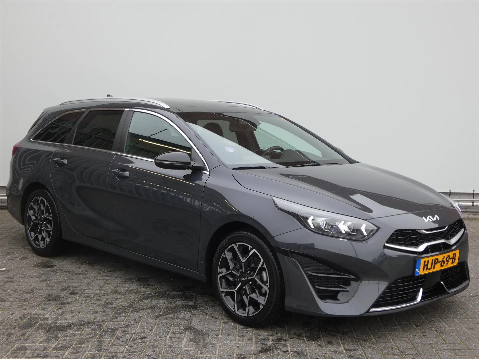 Kia CeedSportswagon met kenteken HJP-69-B – interieur