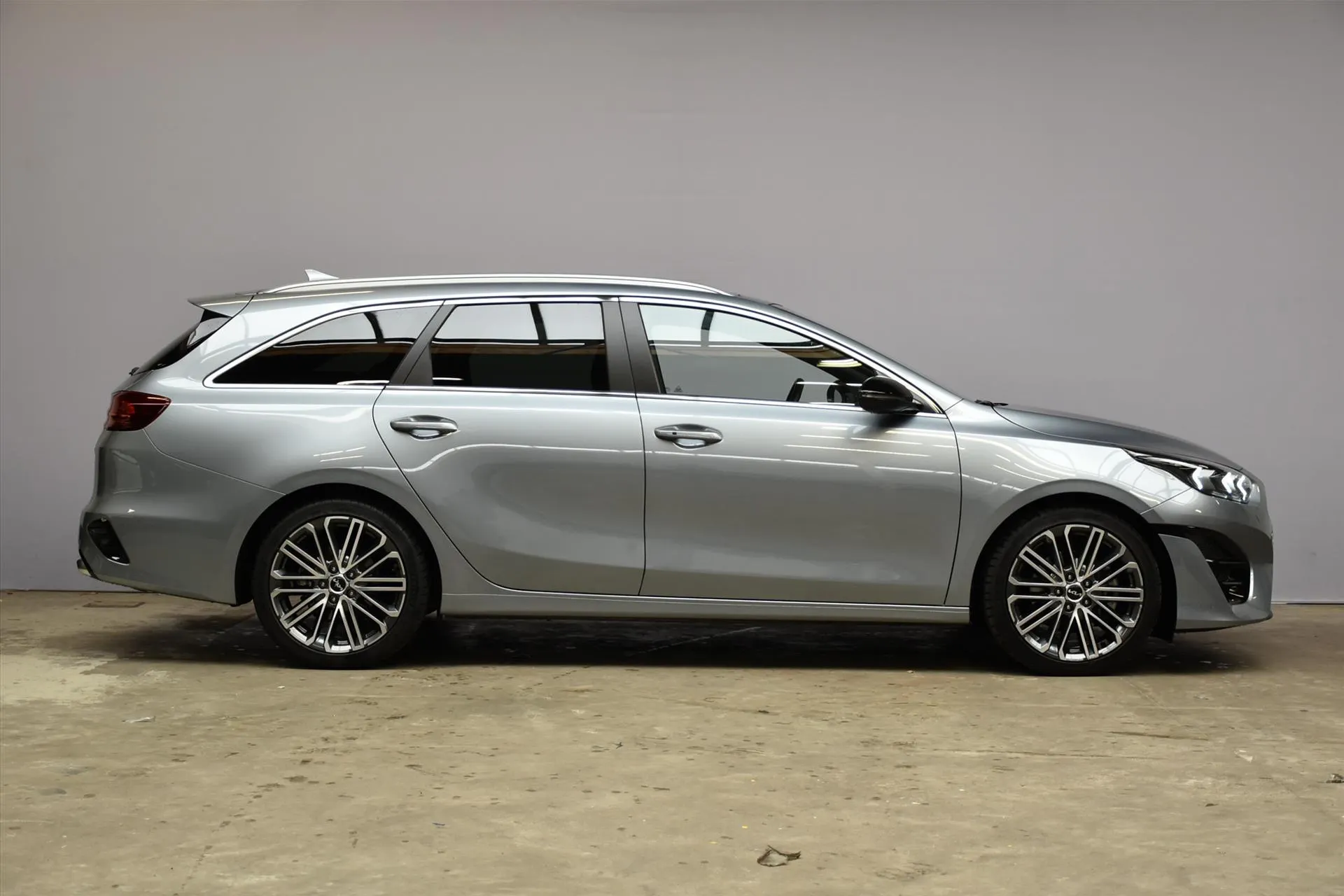 Kia CeedSportswagon met kenteken HJP-70-B – detailfoto