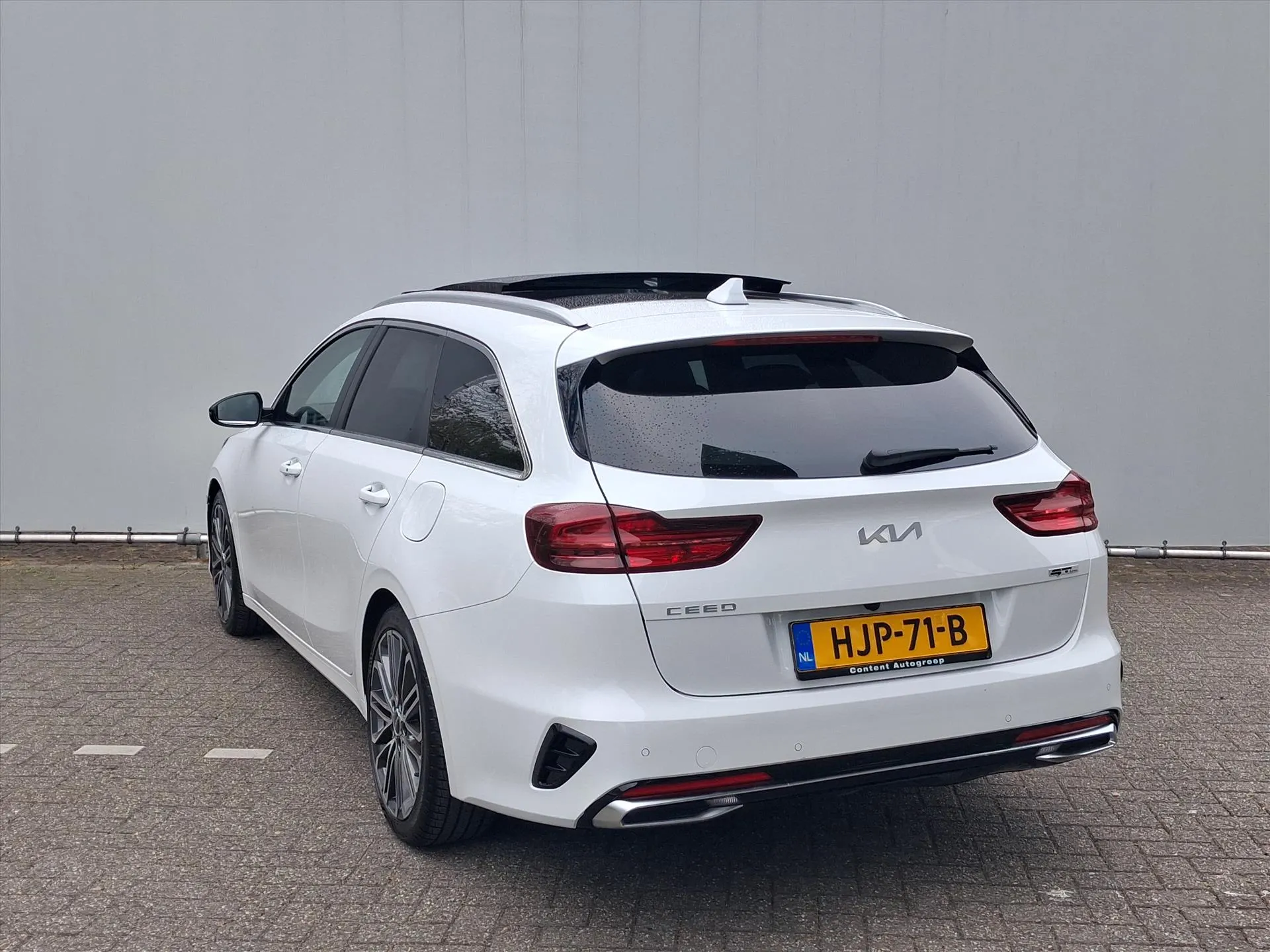 Kia CeedSportswagon met kenteken HJP-71-B – interieur