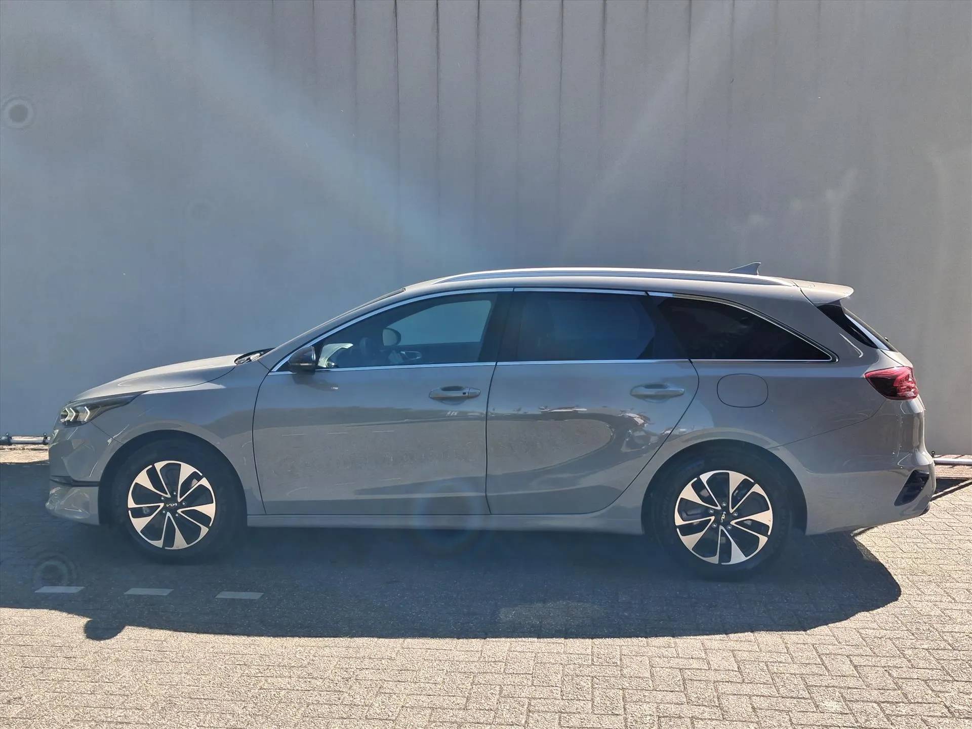 Kia CeedSportswagon met kenteken HPB-08-H – achteraanzicht