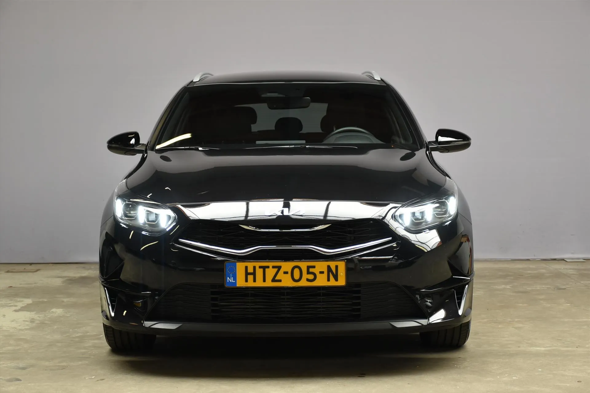 Kia CeedSportswagon met kenteken HTZ-05-N – achteraanzicht