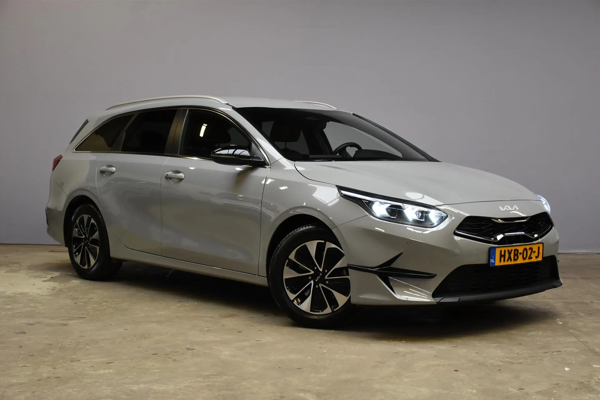 Kia CeedSportswagon met kenteken HXB-02-J – interieur