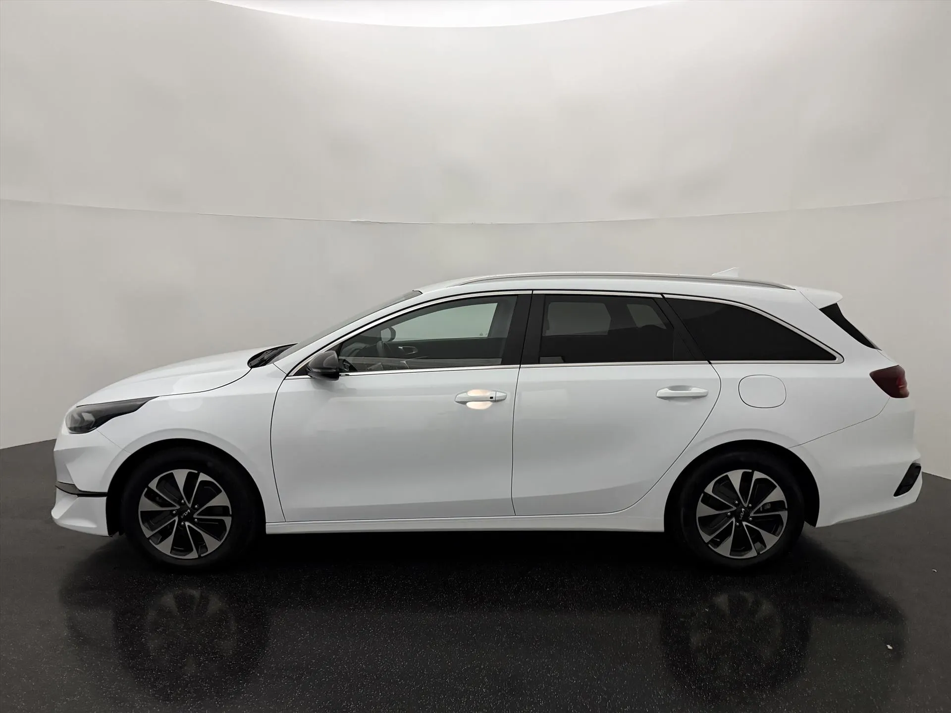 Kia CeedSportswagon met kenteken HXB-04-J – achteraanzicht