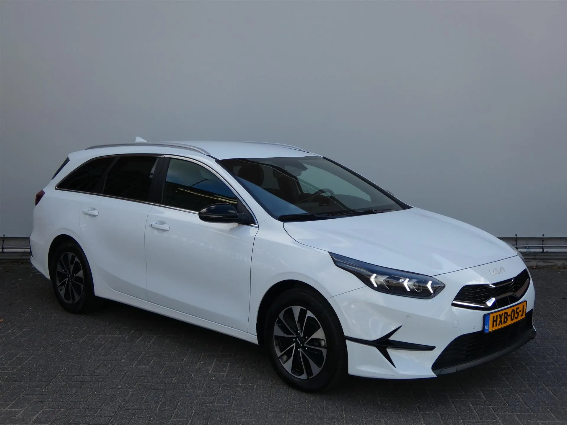 Kia CeedSportswagon met kenteken HXB-05-J – interieur
