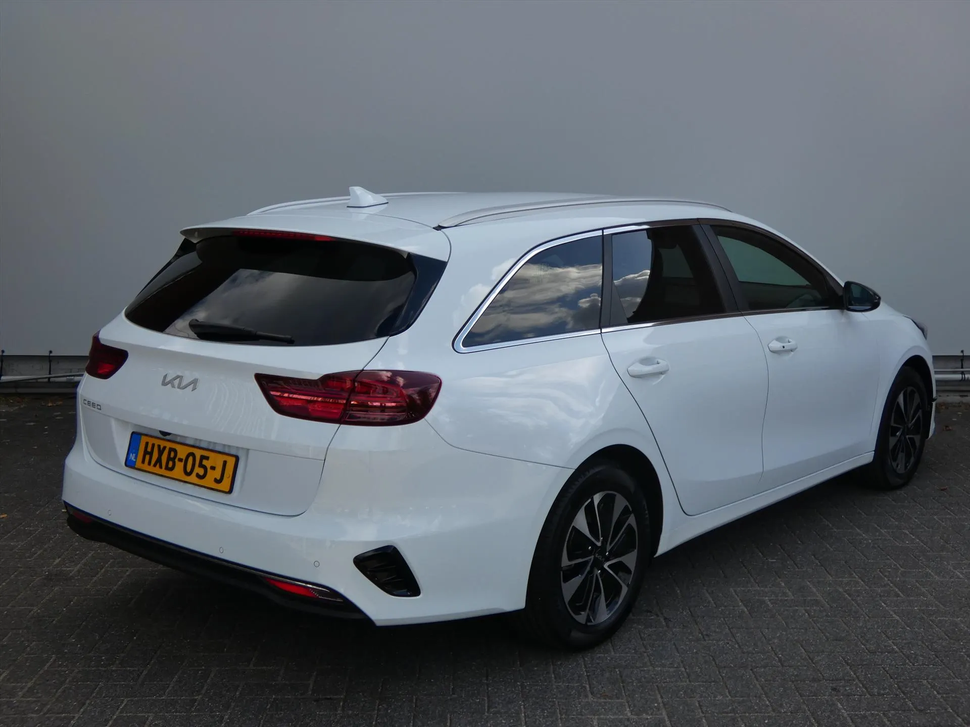 Kia CeedSportswagon met kenteken HXB-05-J – detailfoto