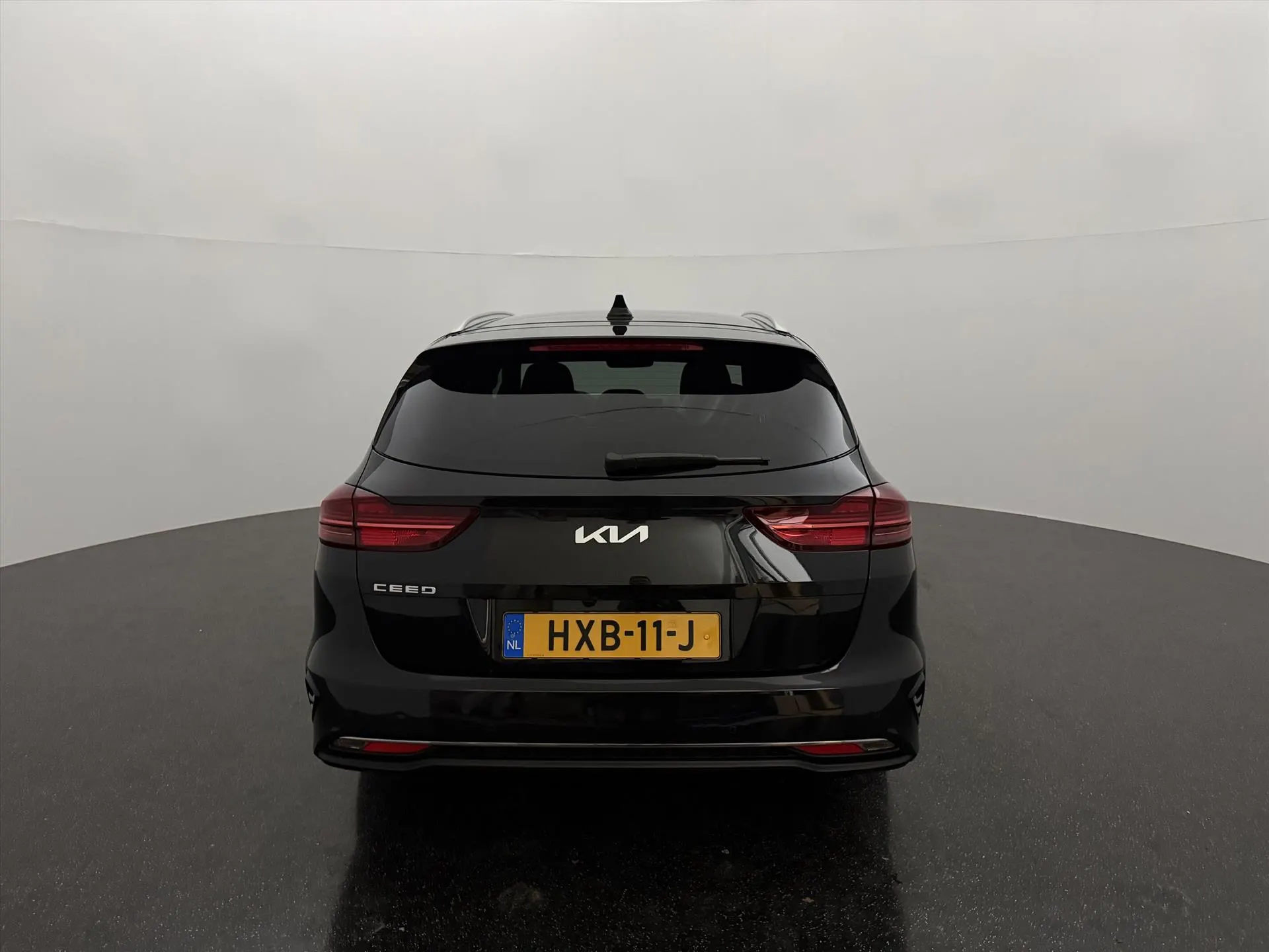 Kia CeedSportswagon met kenteken HXB-11-J – dashboard