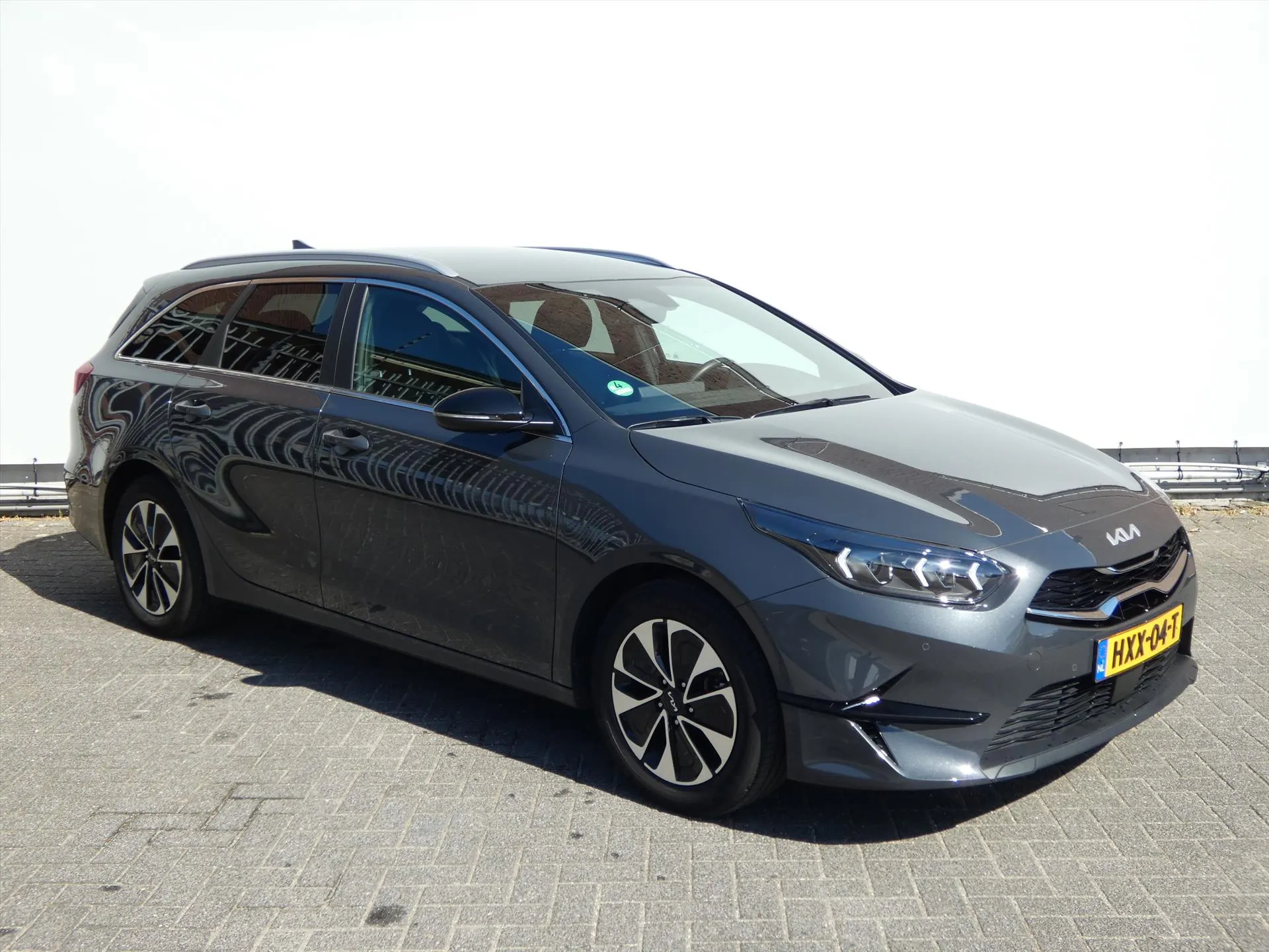 Kia CeedSportswagon met kenteken HXX-04-T – interieur