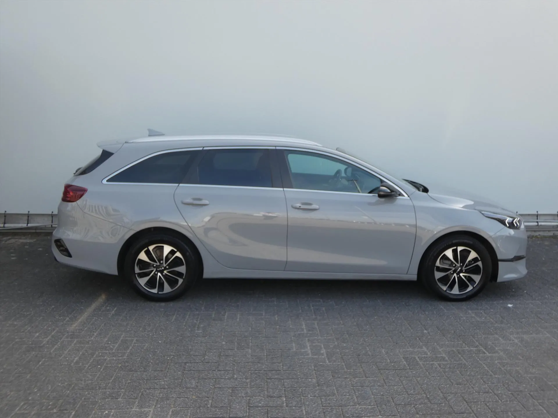 Kia CeedSportswagon met kenteken HXX-05-T – dashboard