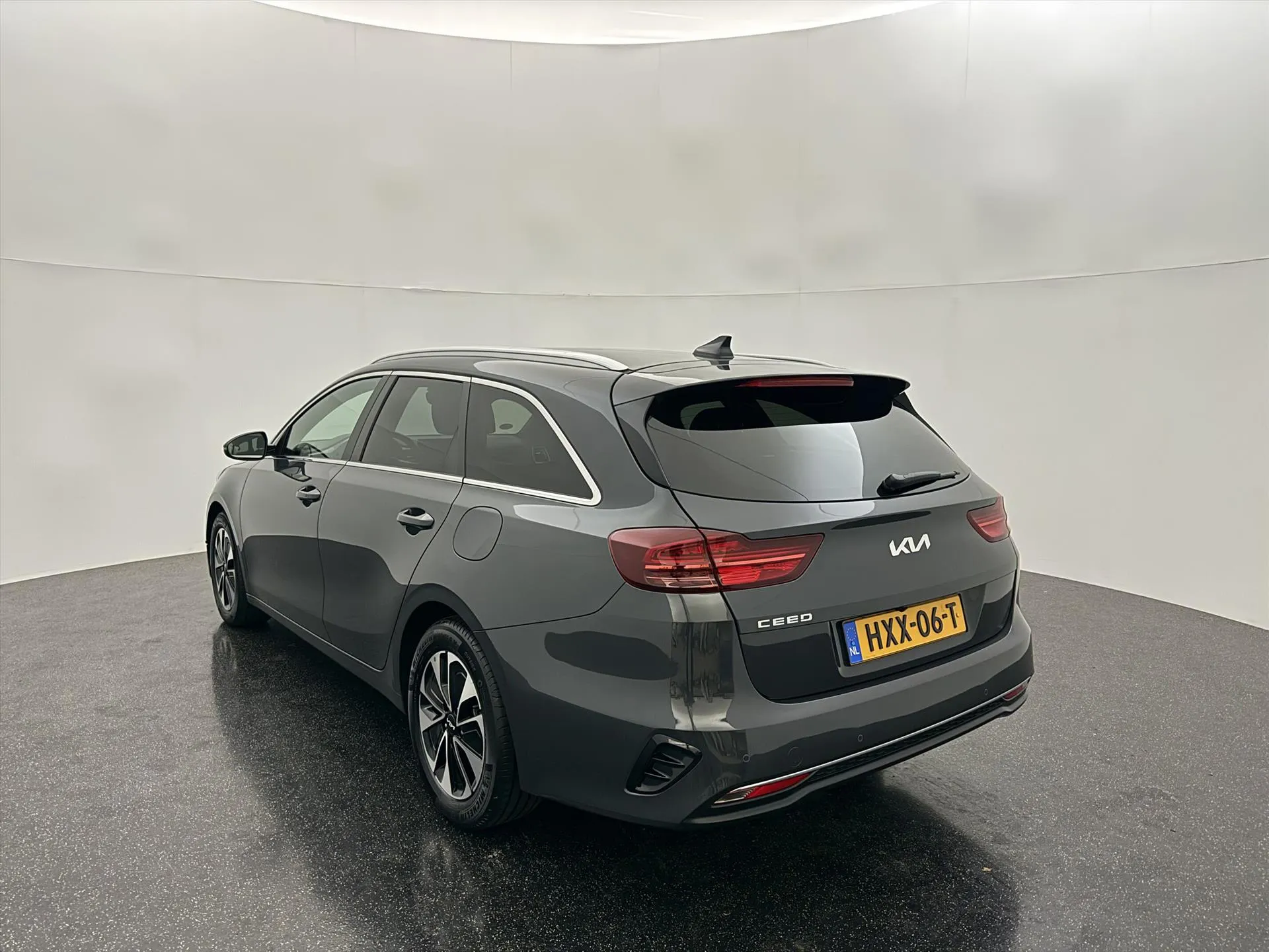 Kia CeedSportswagon met kenteken HXX-06-T – interieur