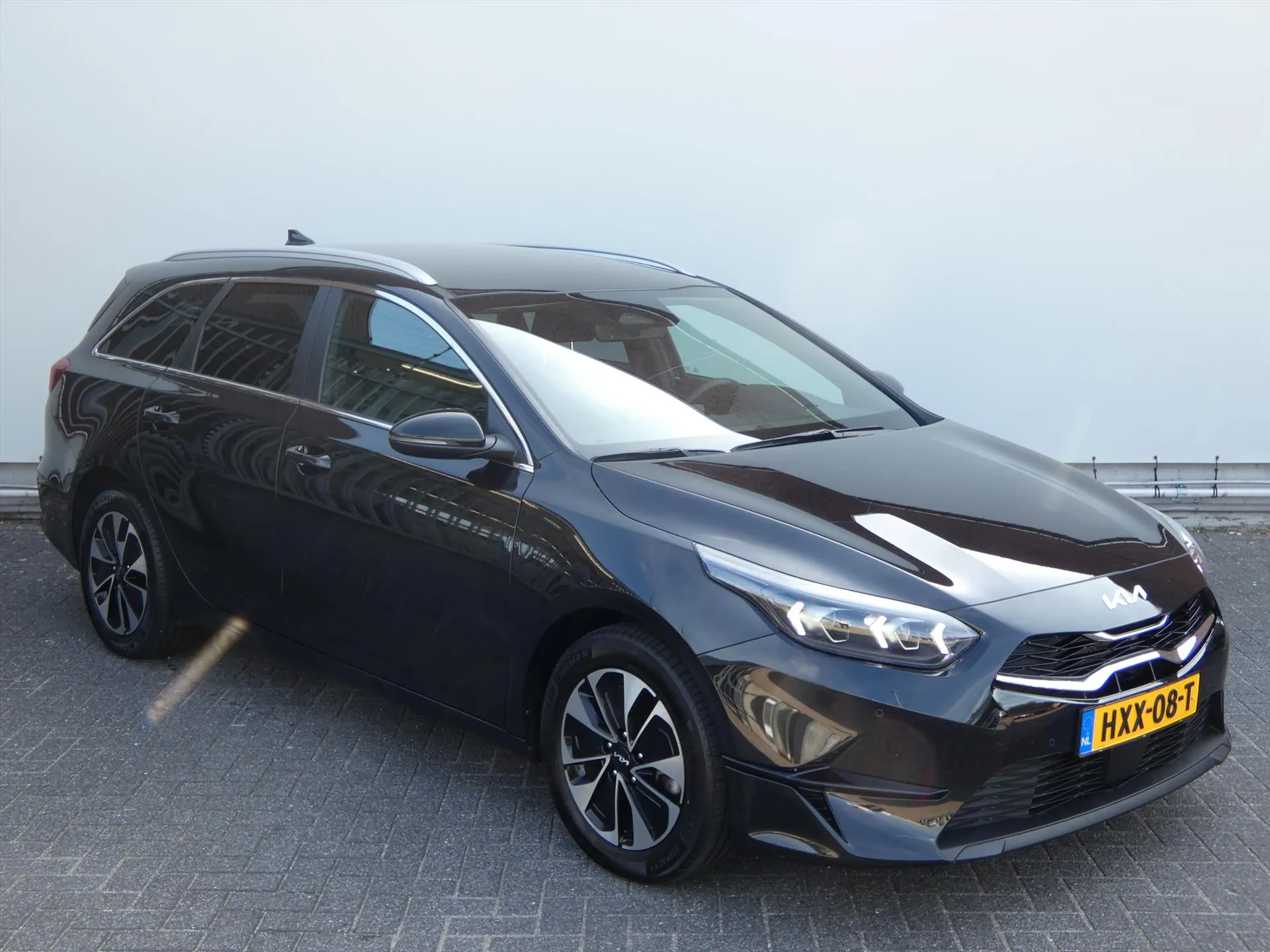 Kia CeedSportswagon met kenteken HXX-08-T – interieur