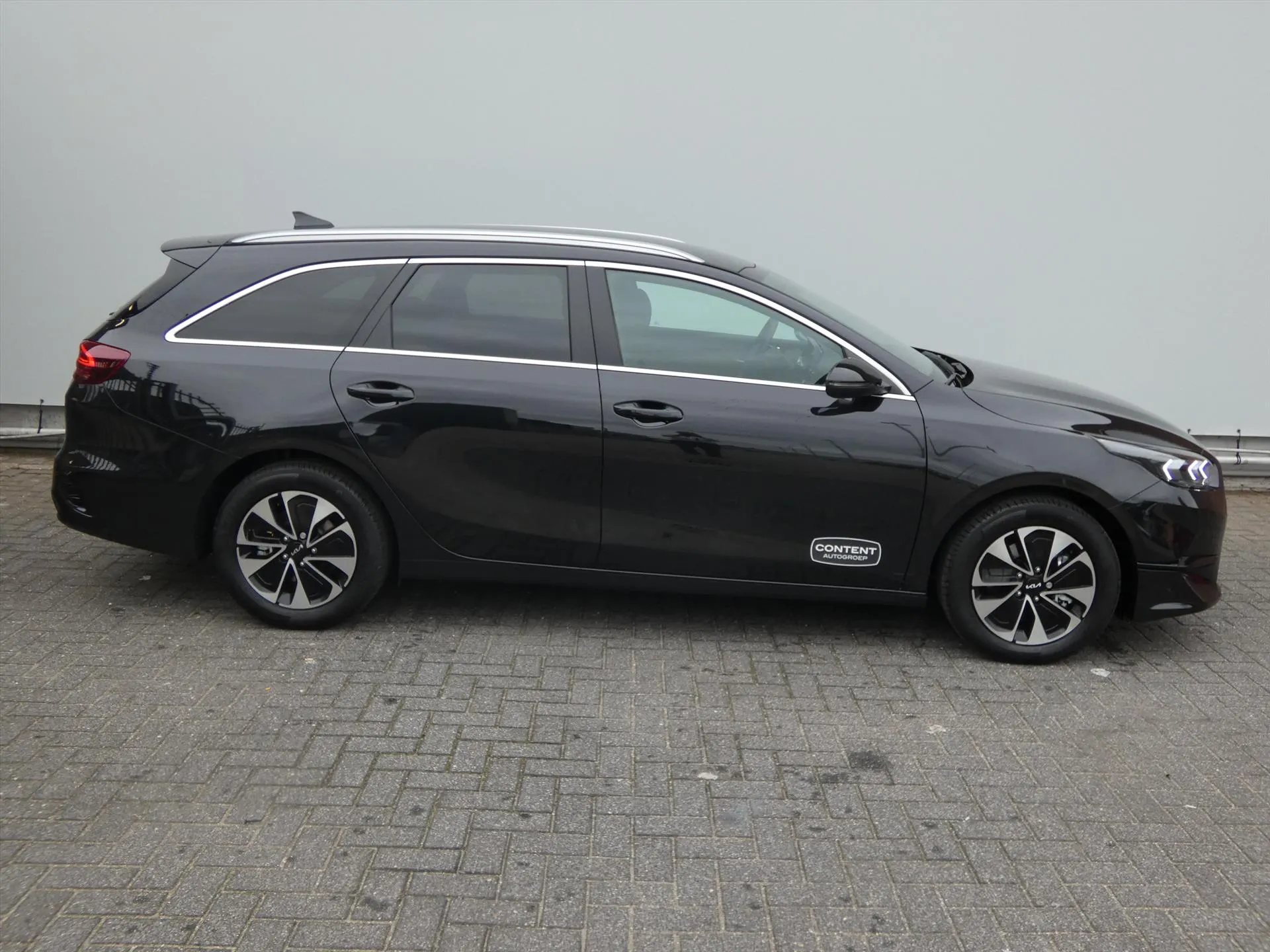 Kia CeedSportswagon met kenteken JHH-62-T – interieur
