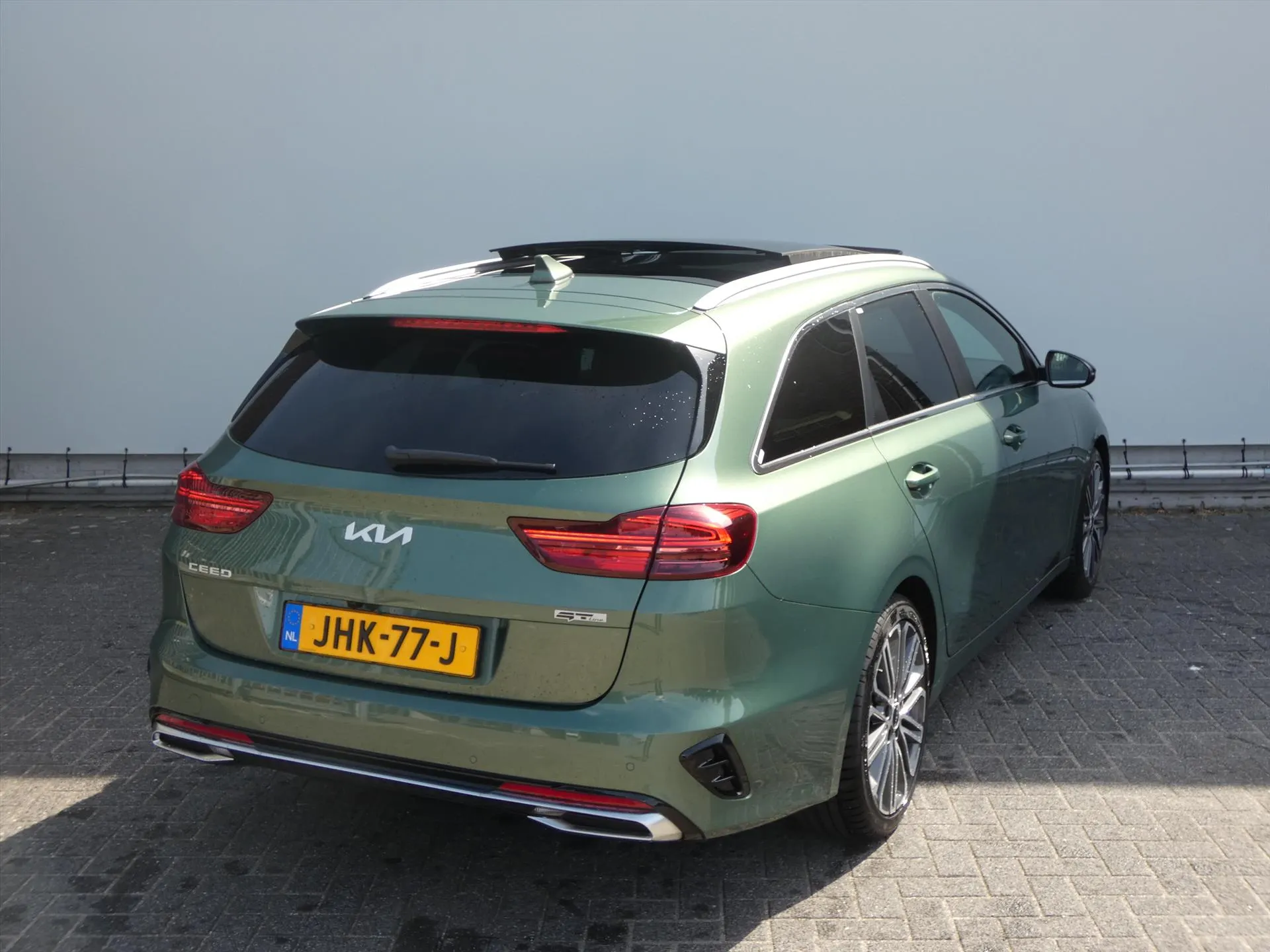 Kia CeedSportswagon met kenteken JHK-77-J – detailfoto