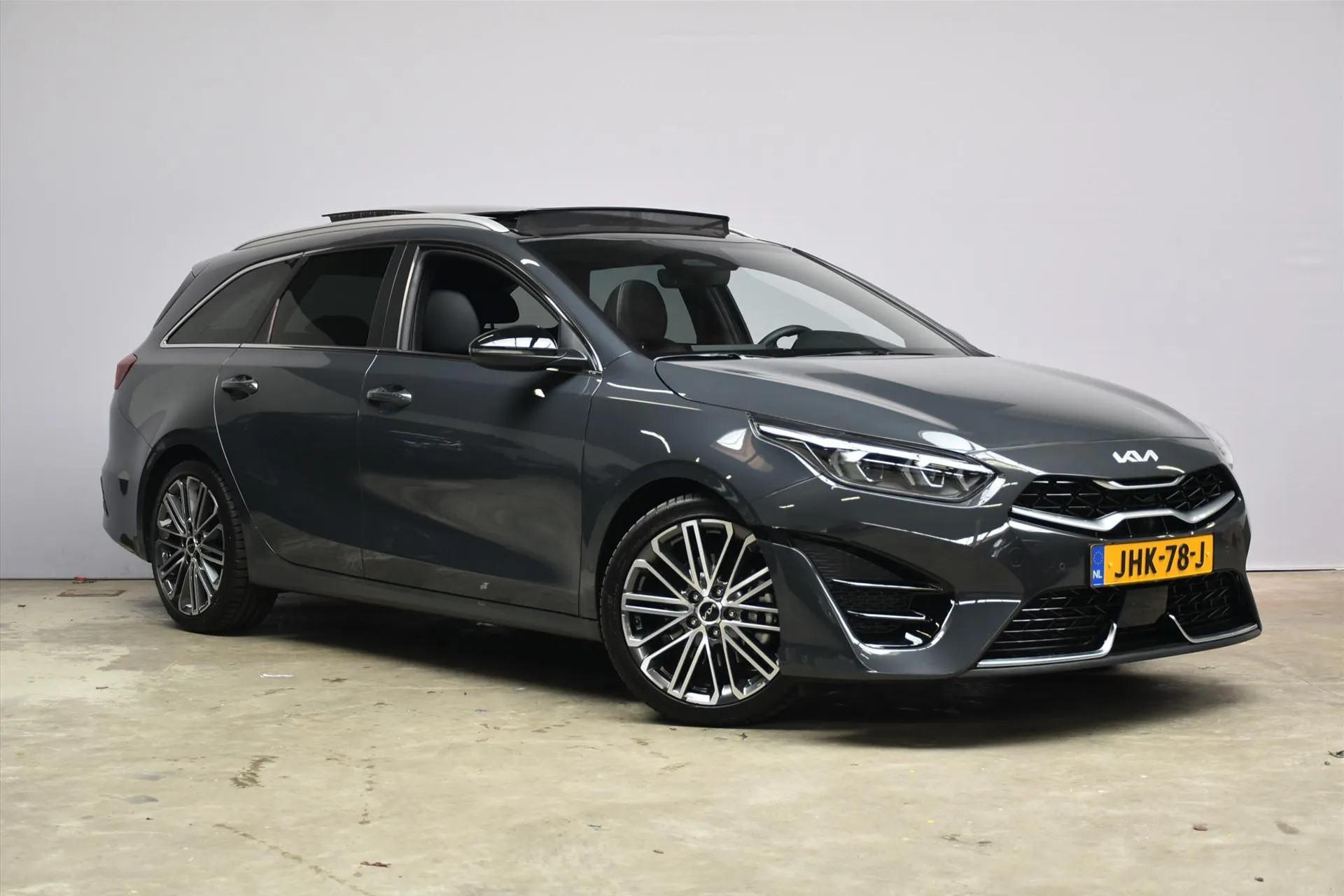 Kia CeedSportswagon met kenteken JHK-78-J – interieur