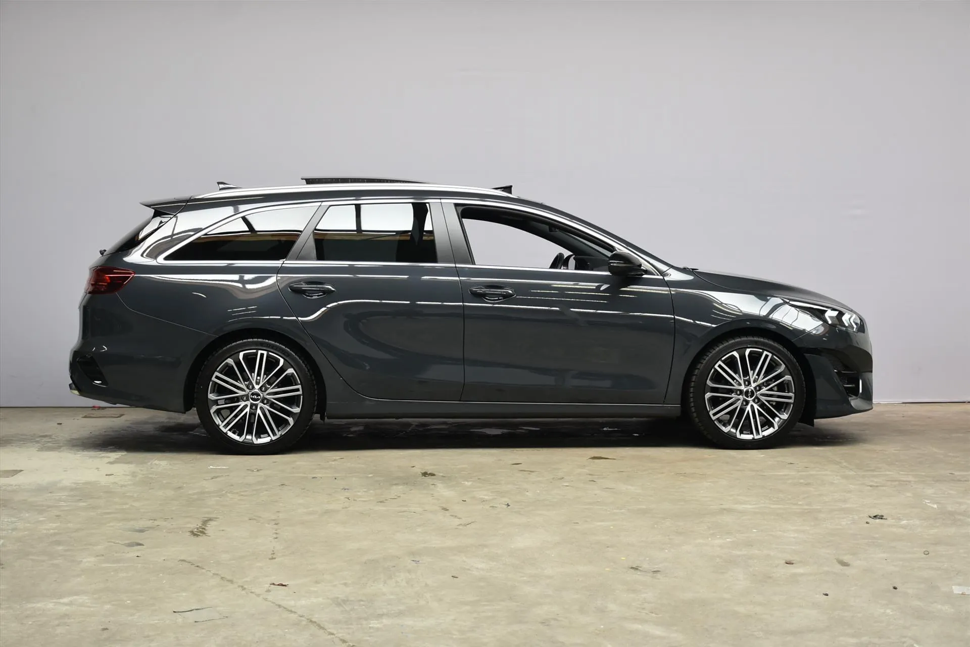 Kia CeedSportswagon met kenteken JHK-78-J – dashboard